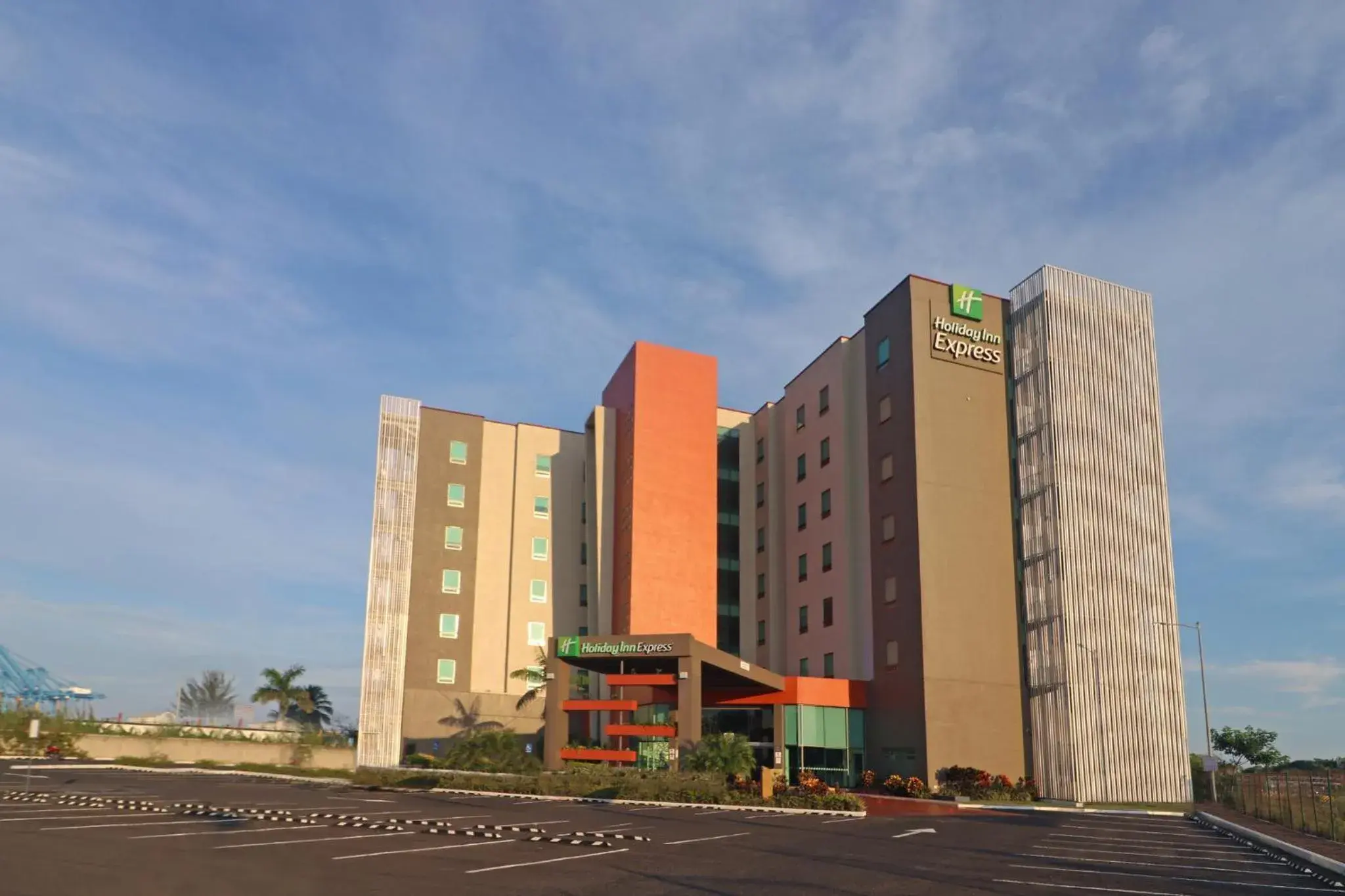Property building in Holiday Inn Express - Tuxpan by IHG Property building in Holiday Inn Express - Tuxpan by IHG