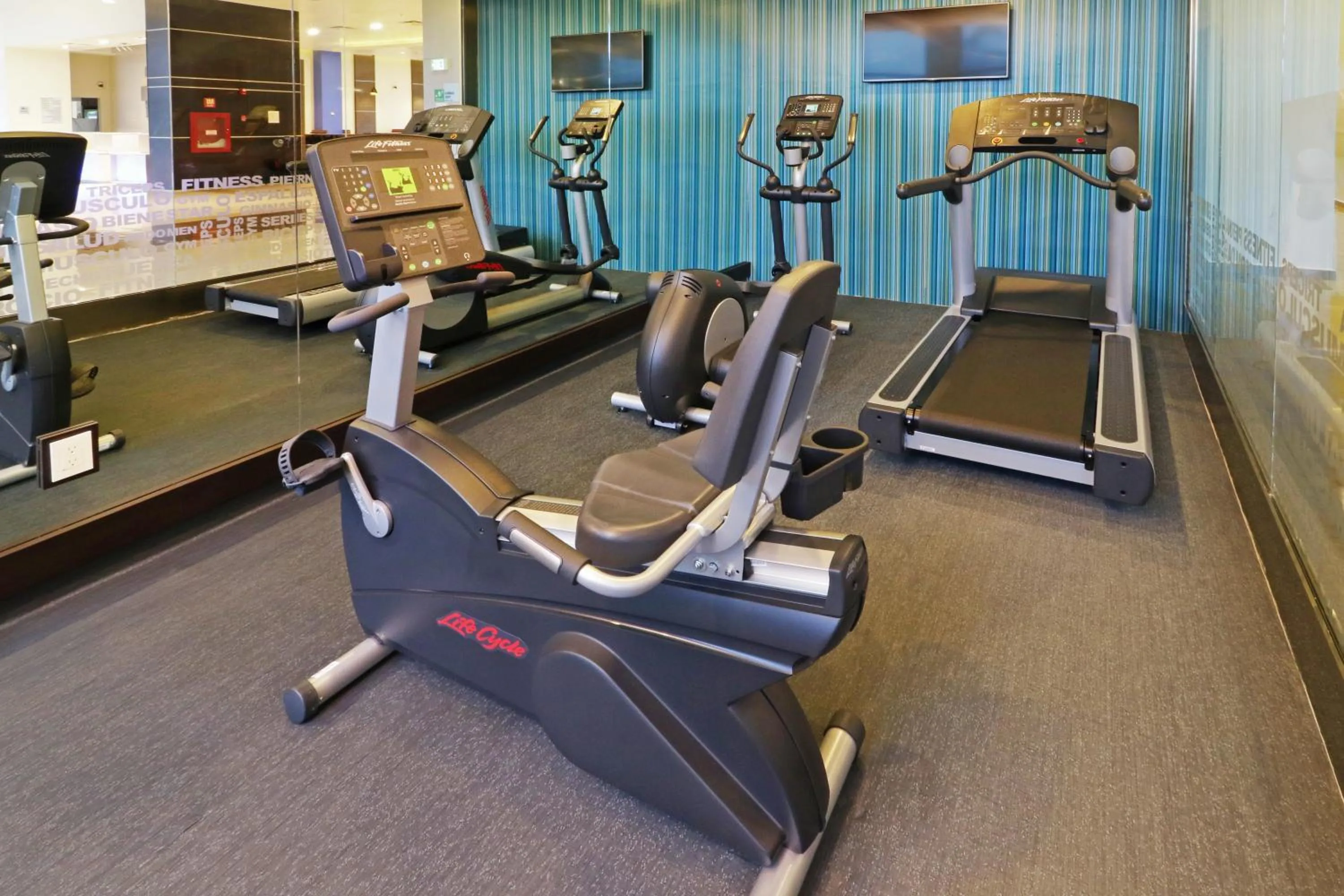 Fitness centre/facilities in Holiday Inn Express - Tuxpan by IHG