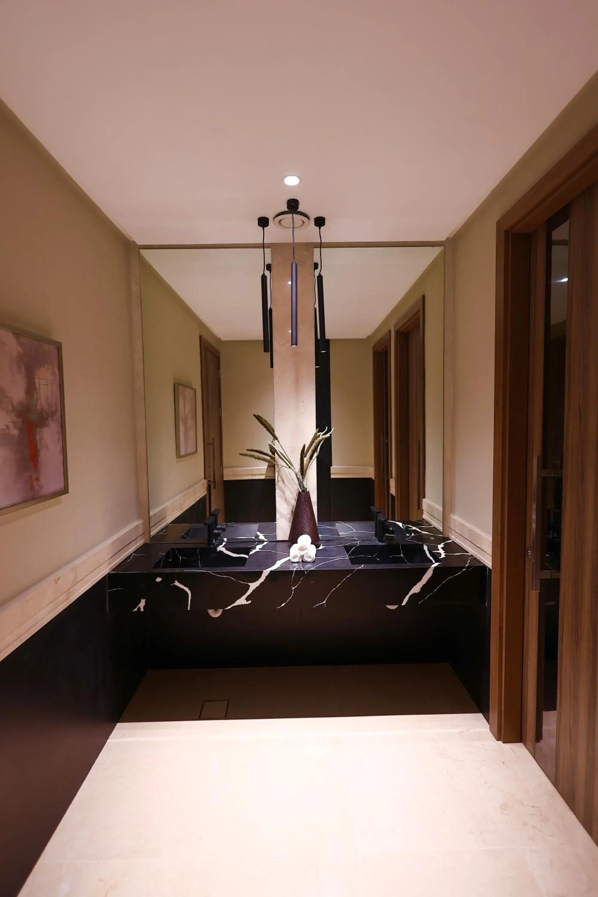 Public Bath, Bed in Swisstouches Hotel Amman