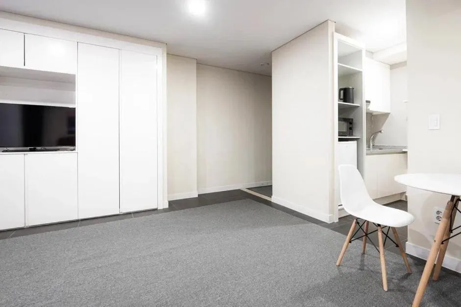 TV and multimedia in HIGHVILL Hotel by AG Hotels Group