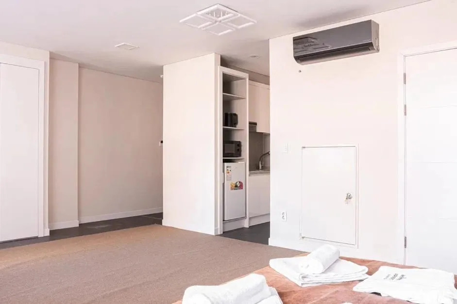 Kitchen or kitchenette in HIGHVILL Hotel by AG Hotels Group