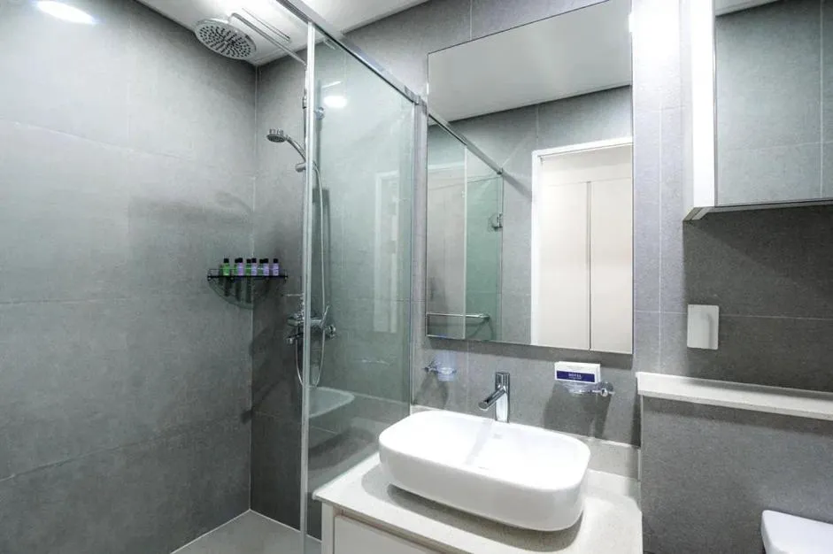 Shower in HIGHVILL Hotel by AG Hotels Group