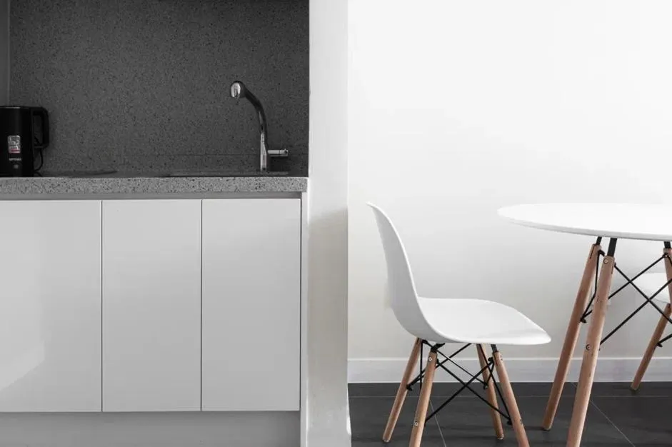Kitchen or kitchenette in HIGHVILL Hotel by AG Hotels Group