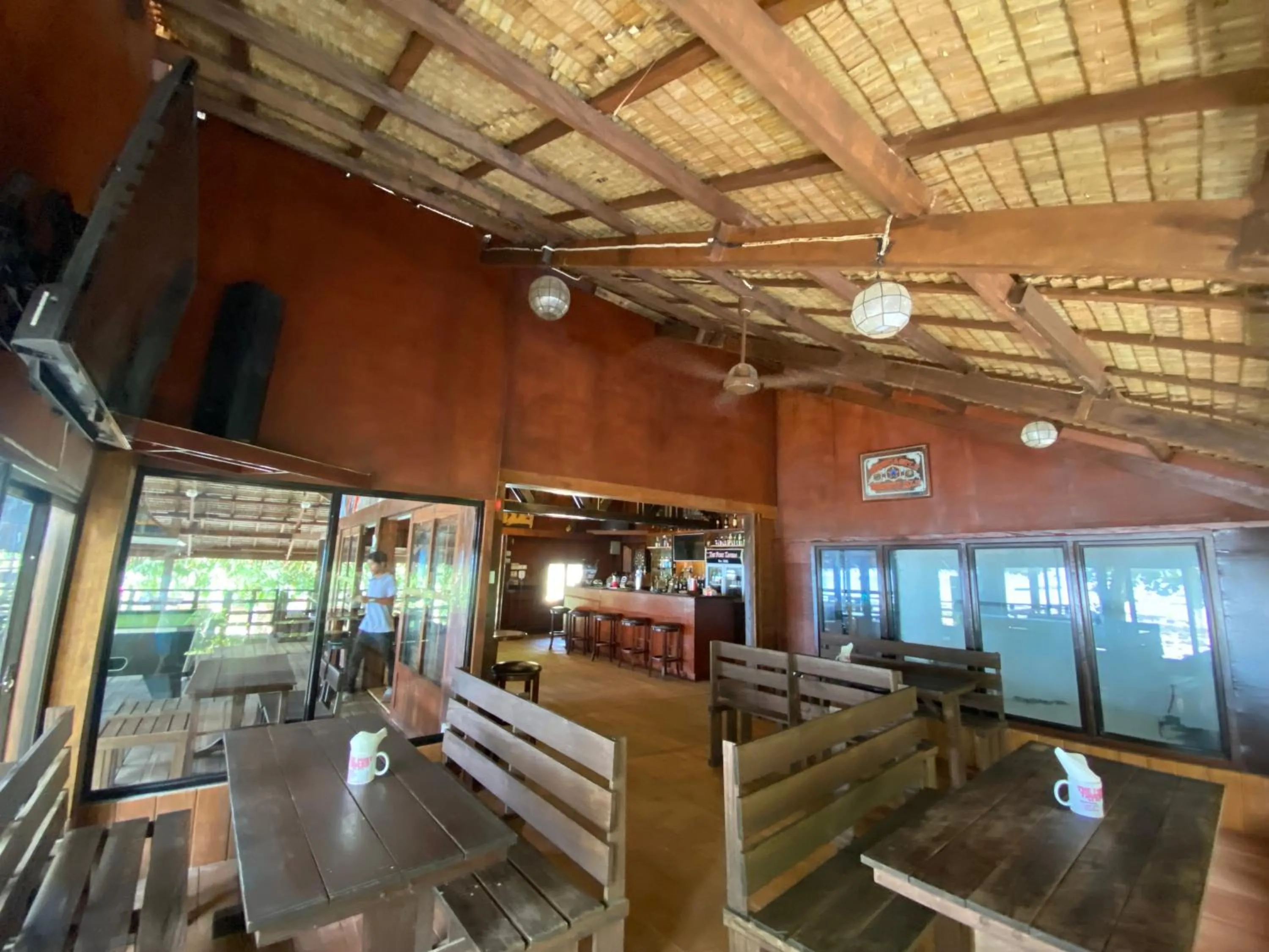 Restaurant/places to eat in Seasta Beach Resort