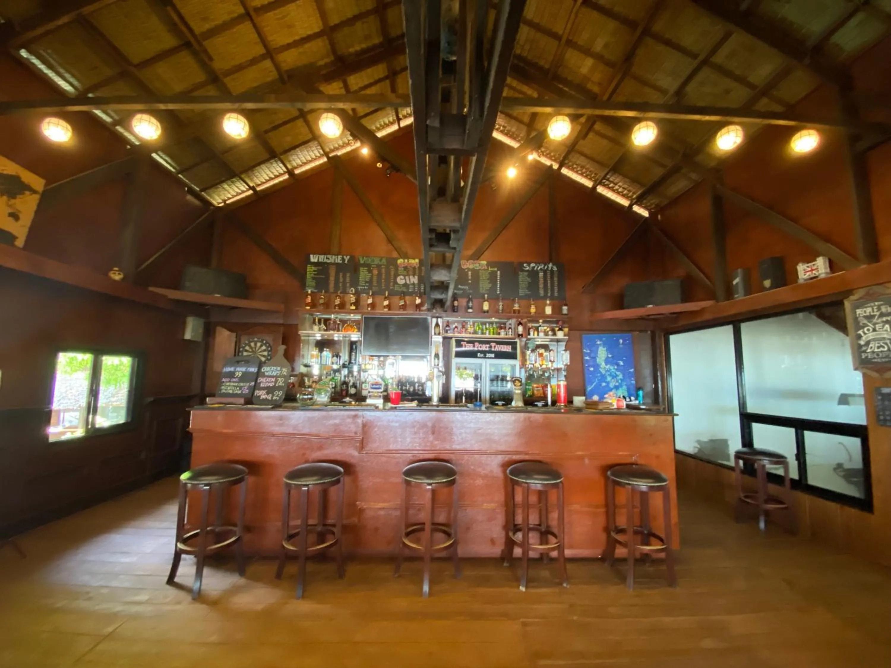 Restaurant/places to eat in Seasta Beach Resort