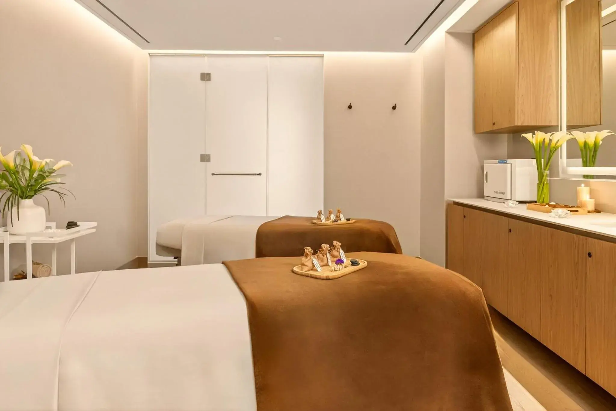 Spa and wellness centre/facilities, Bed in InterContinental Hotels Real Lima Miraflores by IHG Spa and wellness centre/facilities, Bed in InterContinental Hotels Real Lima Miraflores by IHG