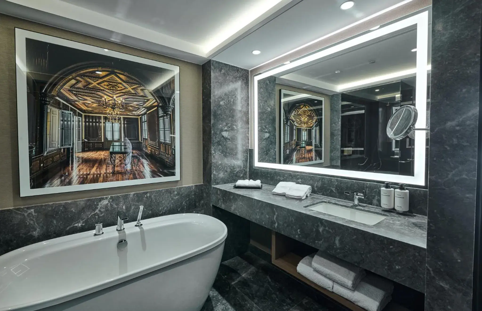 Photo of the whole room in InterContinental Hotels Real Lima Miraflores by IHG Photo of the whole room in InterContinental Hotels Real Lima Miraflores by IHG