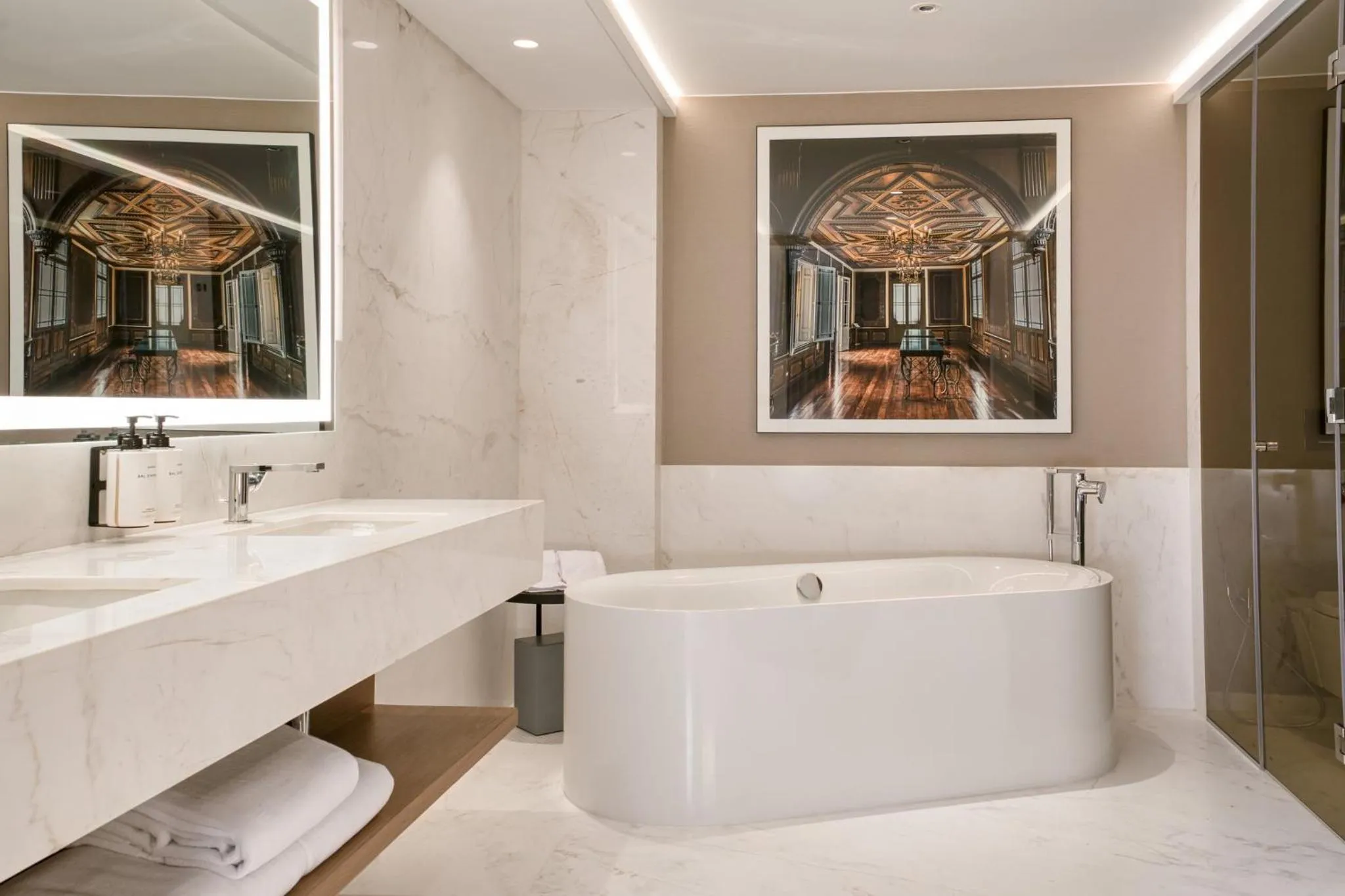 Bathroom in InterContinental Hotels Real Lima Miraflores by IHG