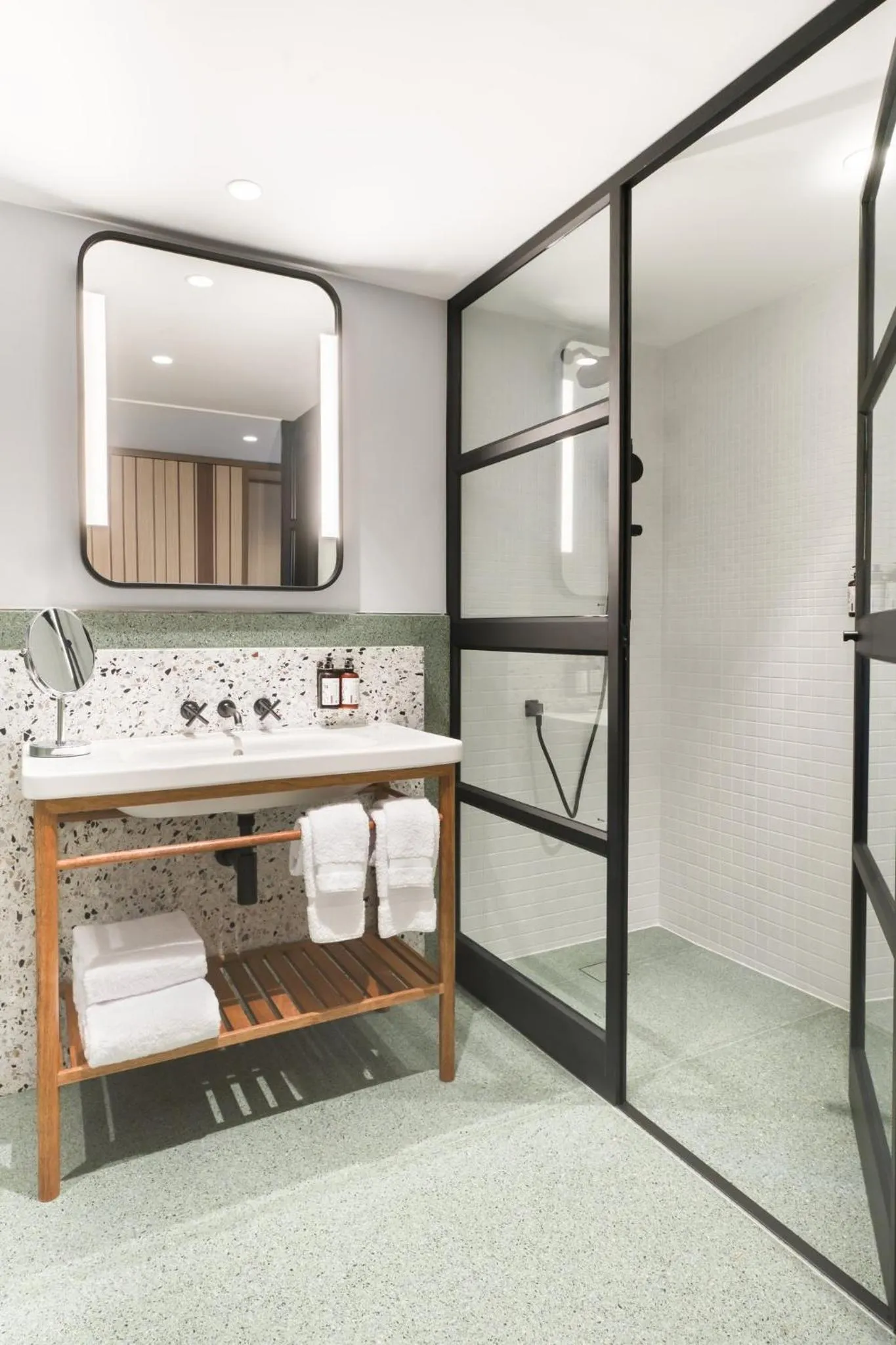 Photo of the whole room in Hotel Indigo Lima Miraflores by IHG