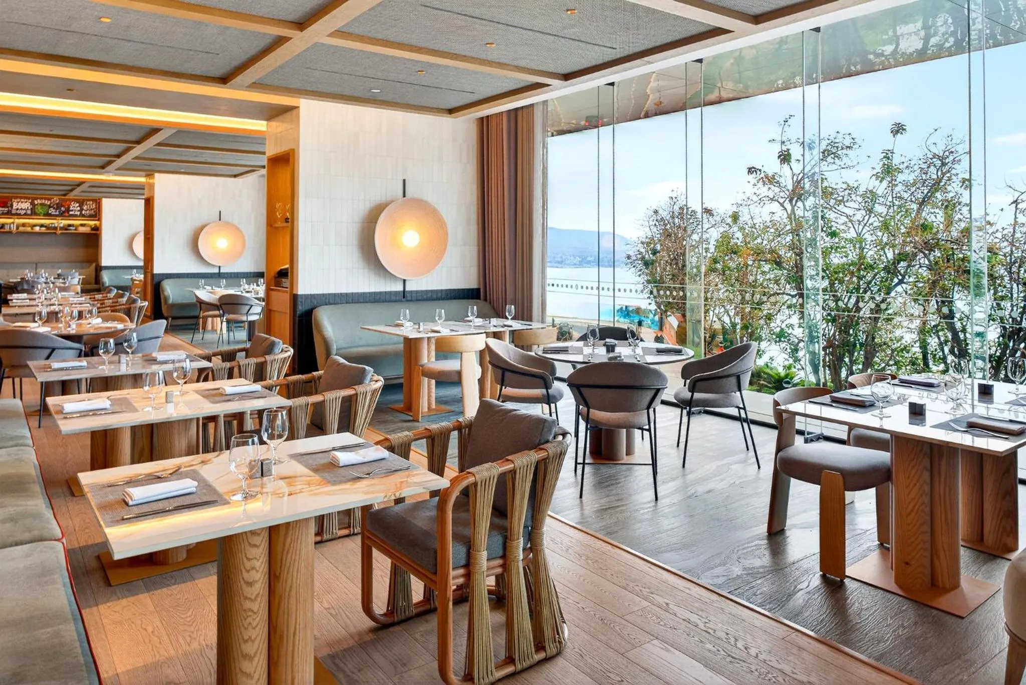 Restaurant/places to eat in Hotel Indigo Lima Miraflores by IHG