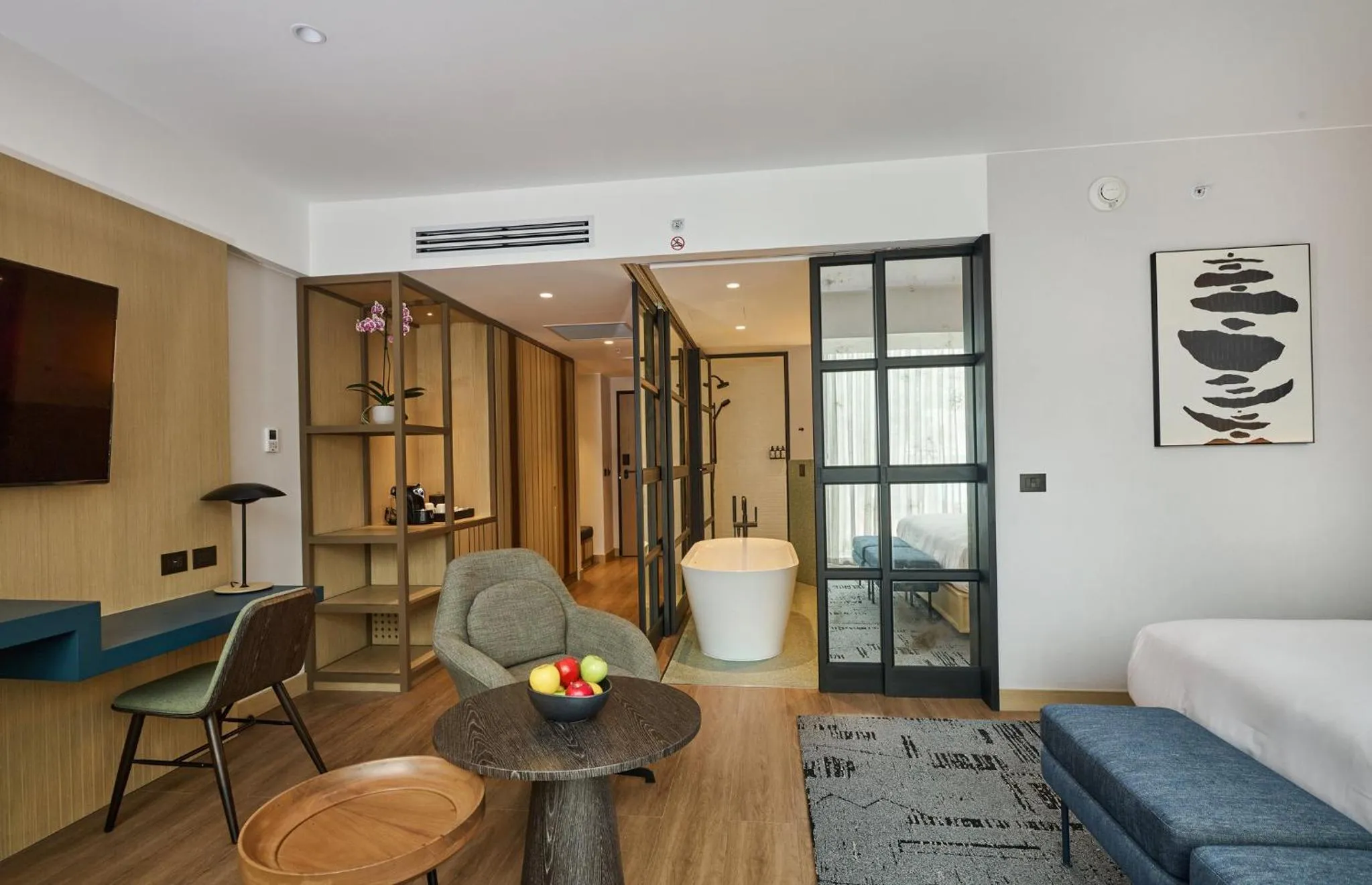 Photo of the whole room in Hotel Indigo Lima Miraflores by IHG