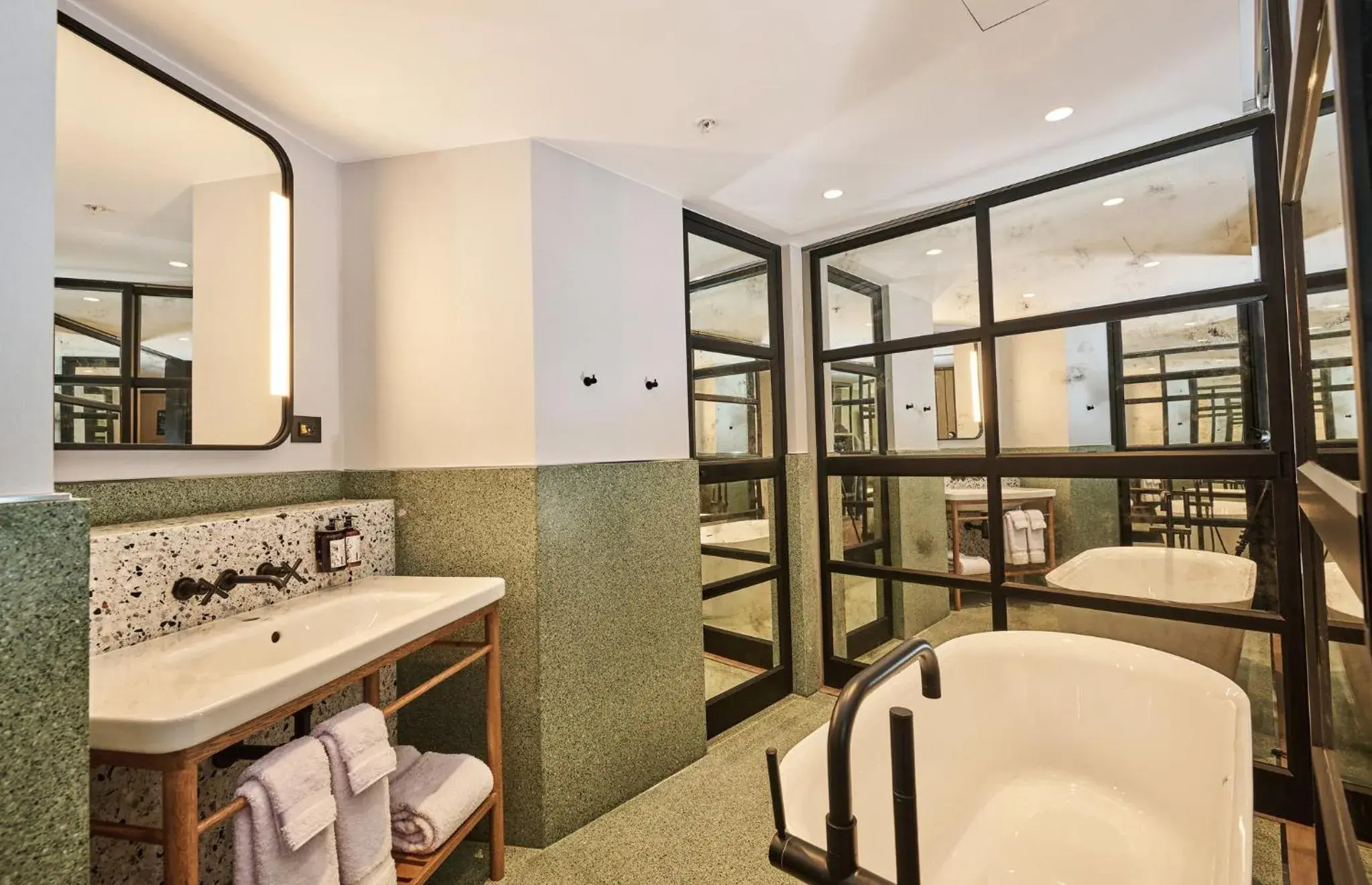 Photo of the whole room in Hotel Indigo Lima Miraflores by IHG Photo of the whole room in Hotel Indigo Lima Miraflores by IHG