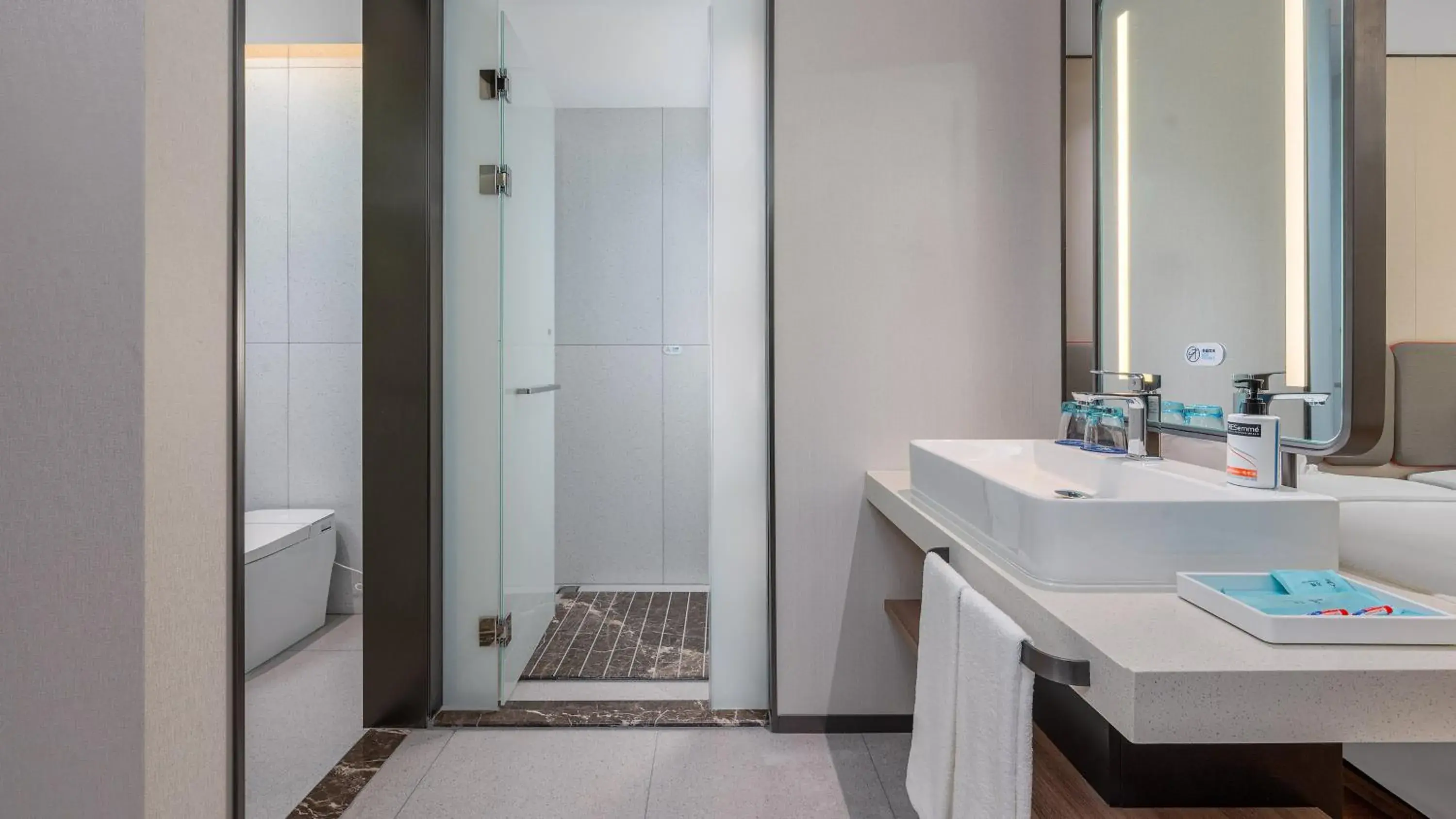Standard Twin Room with Extra Floor Space in Holiday Inn Express Chenzhou Suxian by IHG Standard Twin Room with Extra Floor Space in Holiday Inn Express Chenzhou Suxian by IHG