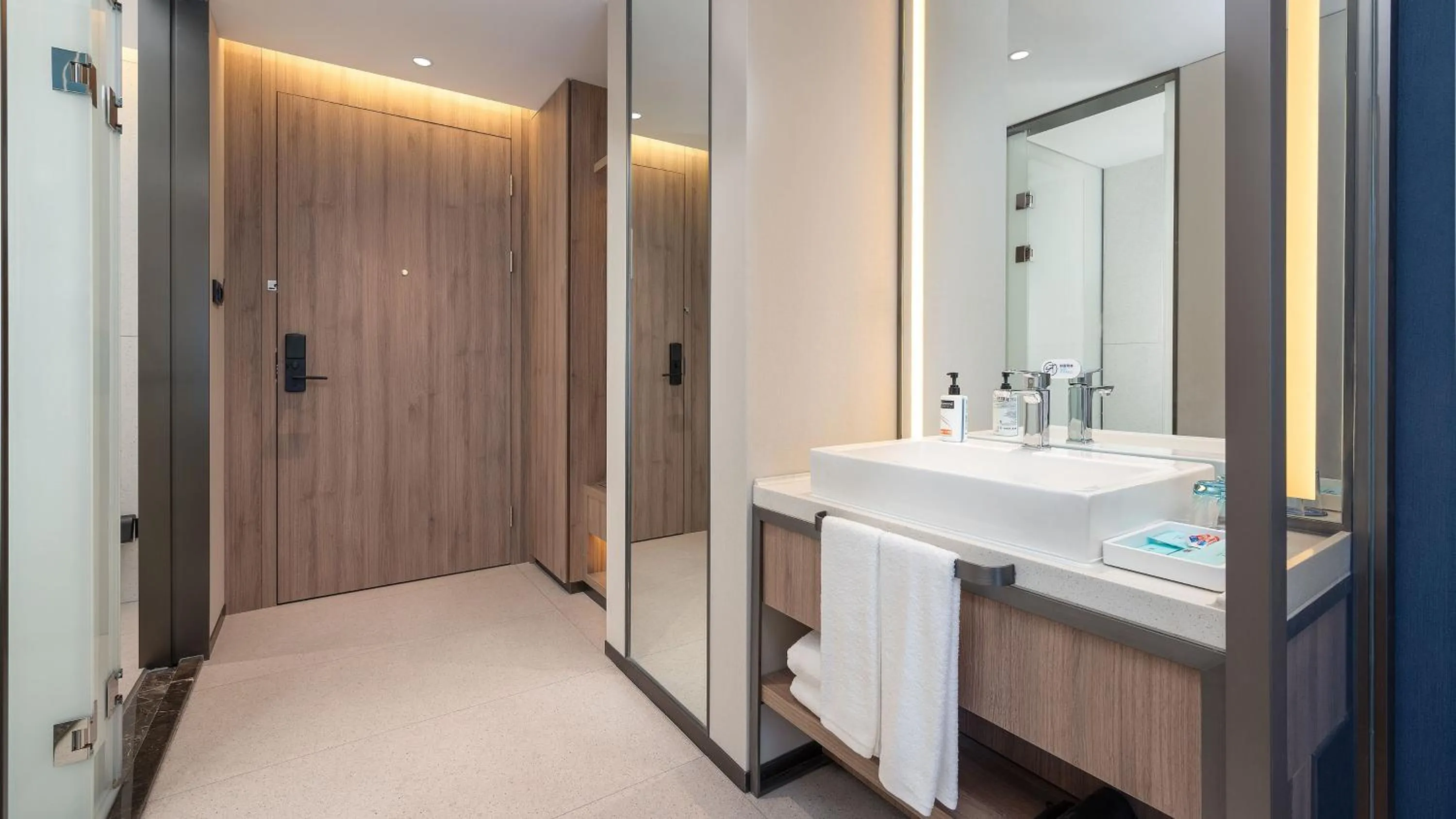 Photo of the whole room in Holiday Inn Express Chenzhou Suxian by IHG