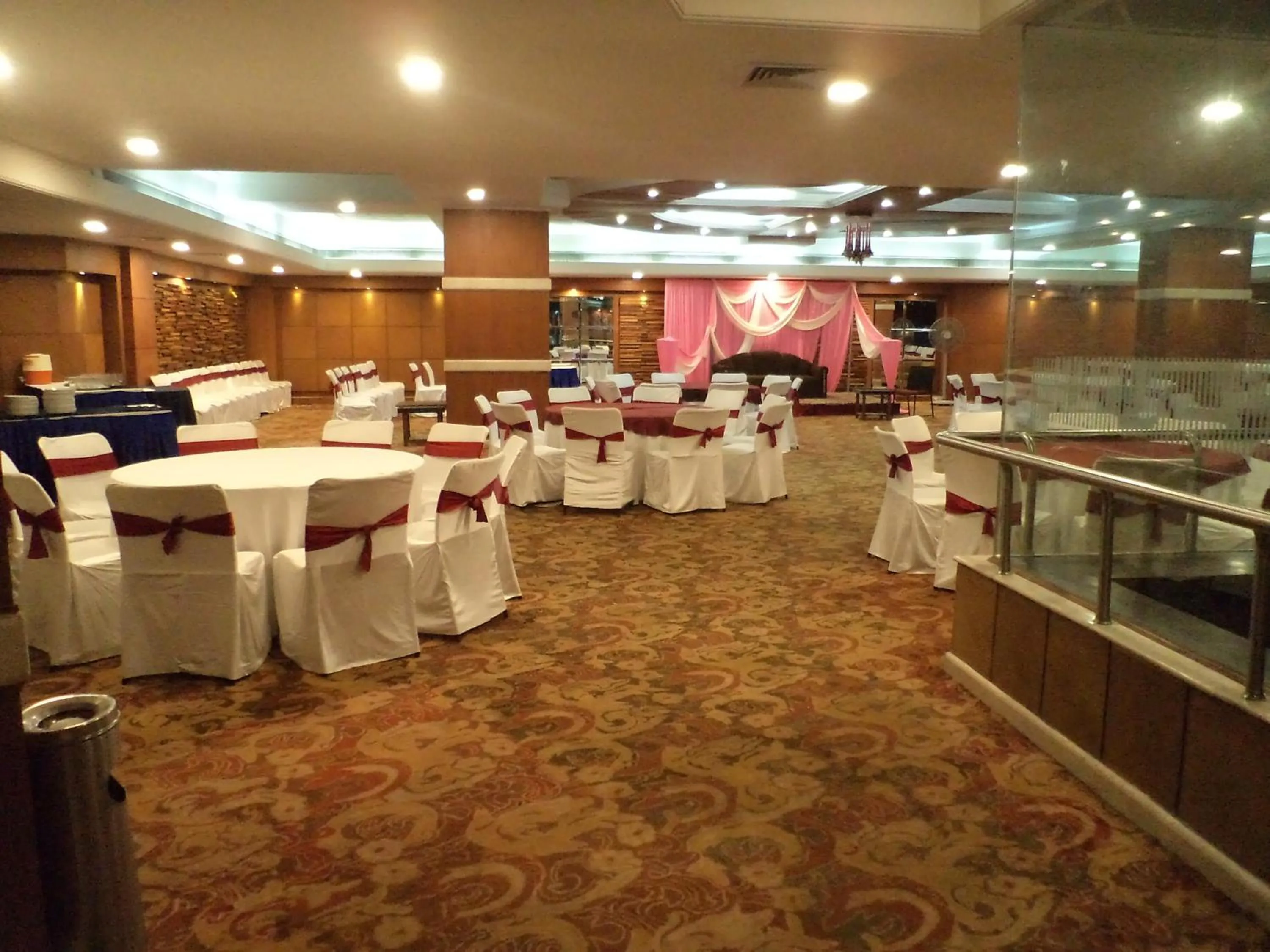Banquet/Function facilities in Inn Riviera Jammu