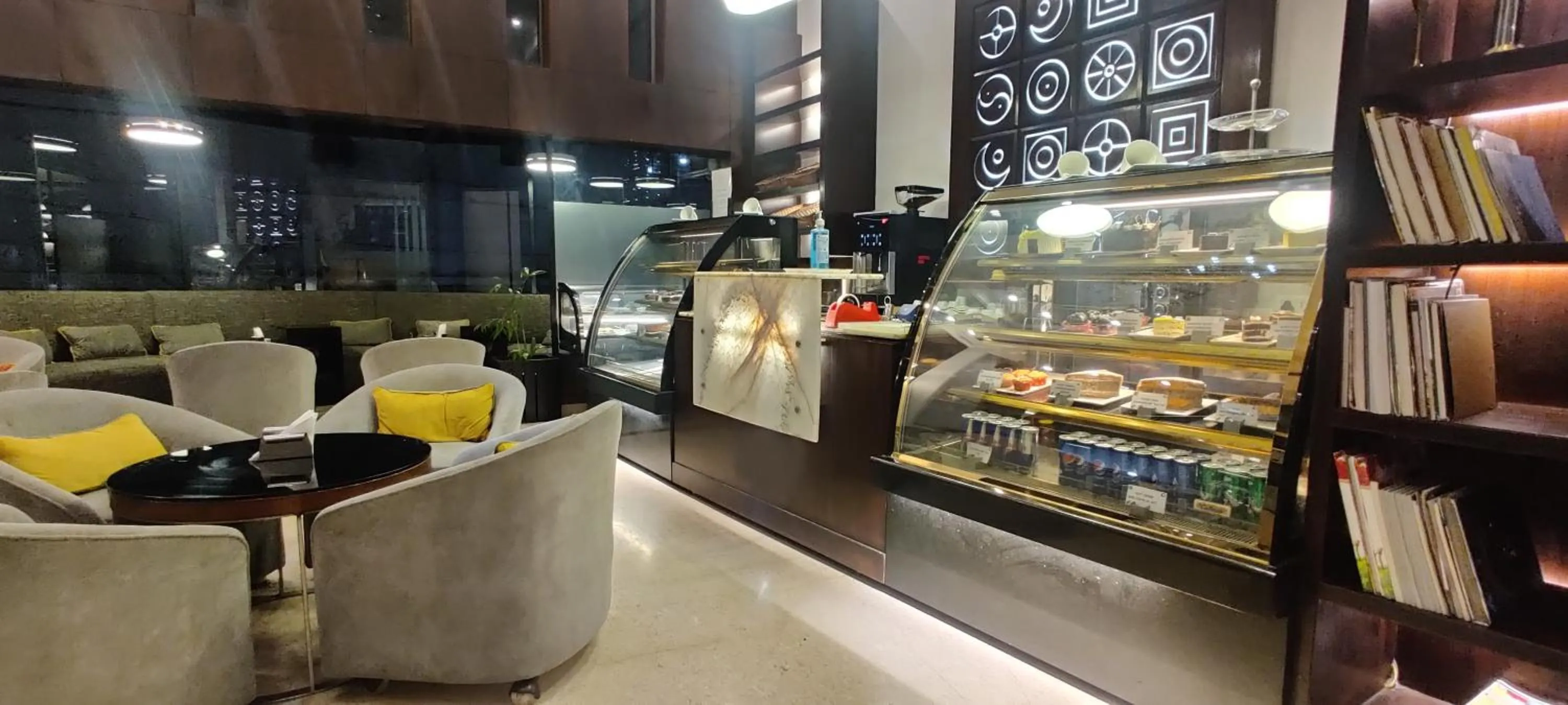 Restaurant/places to eat in Inn Riviera Jammu