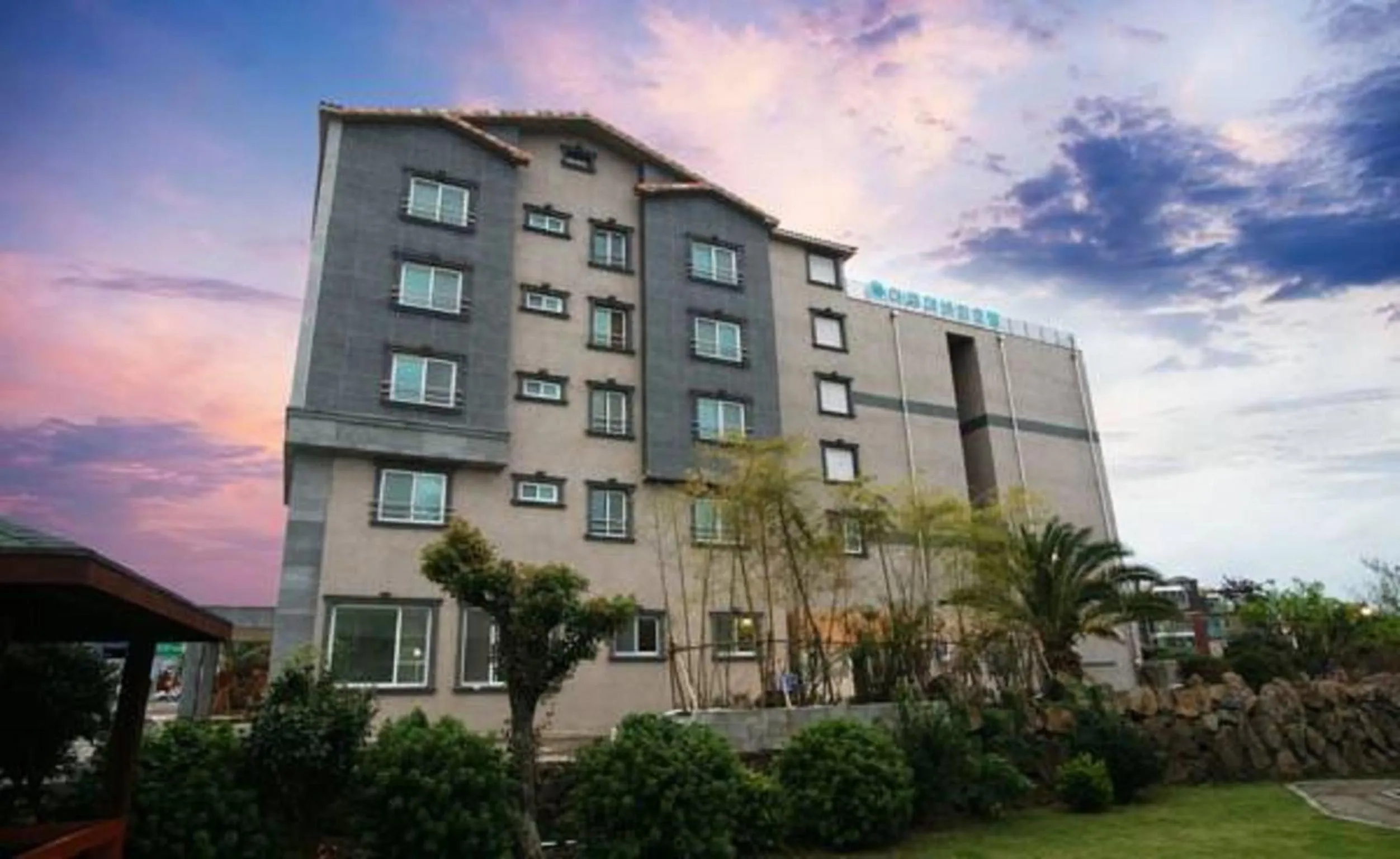 Facade/entrance in Seongsan Aqua Beach Hotel