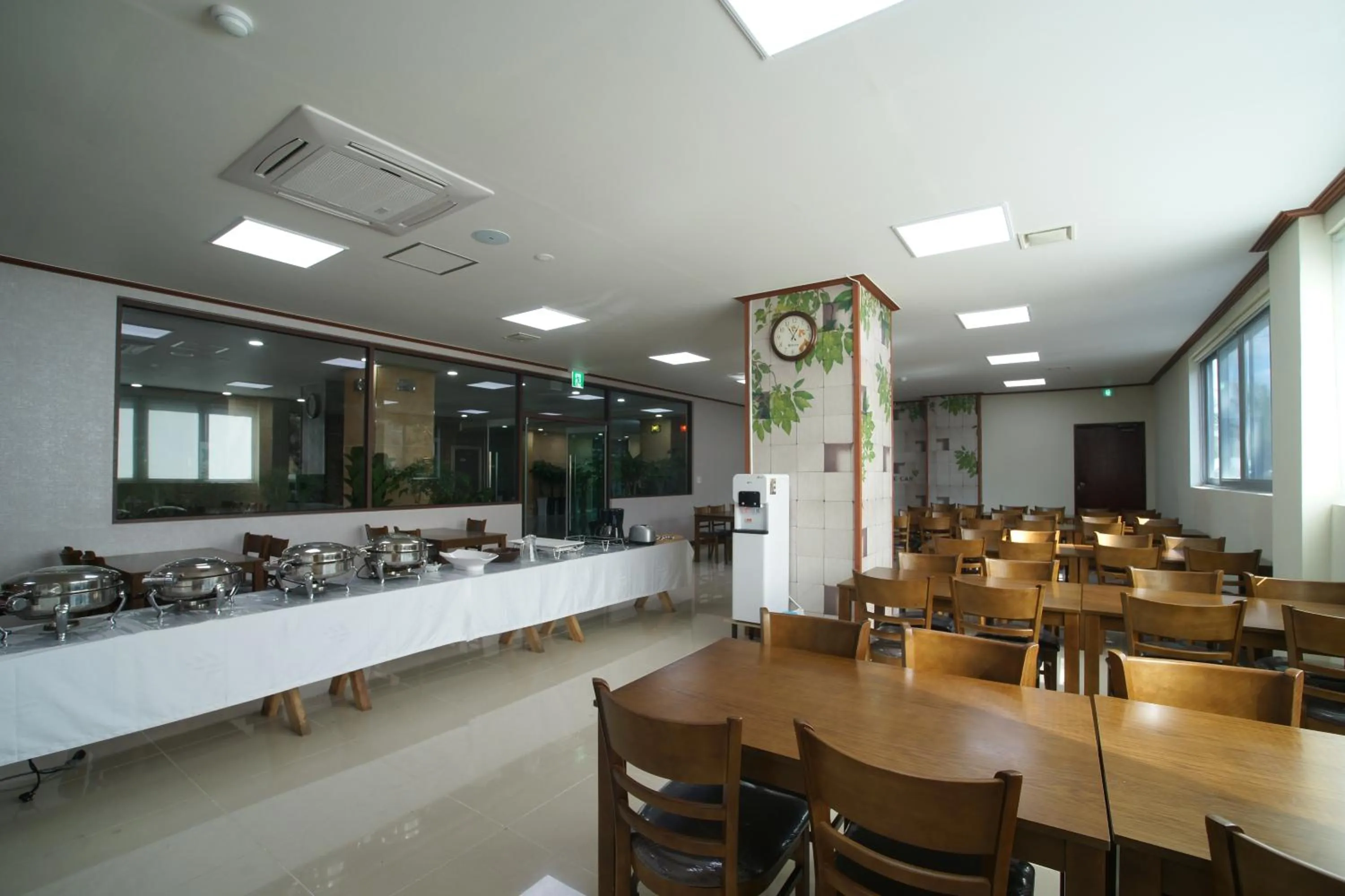 Restaurant/places to eat in Seongsan Aqua Beach Hotel