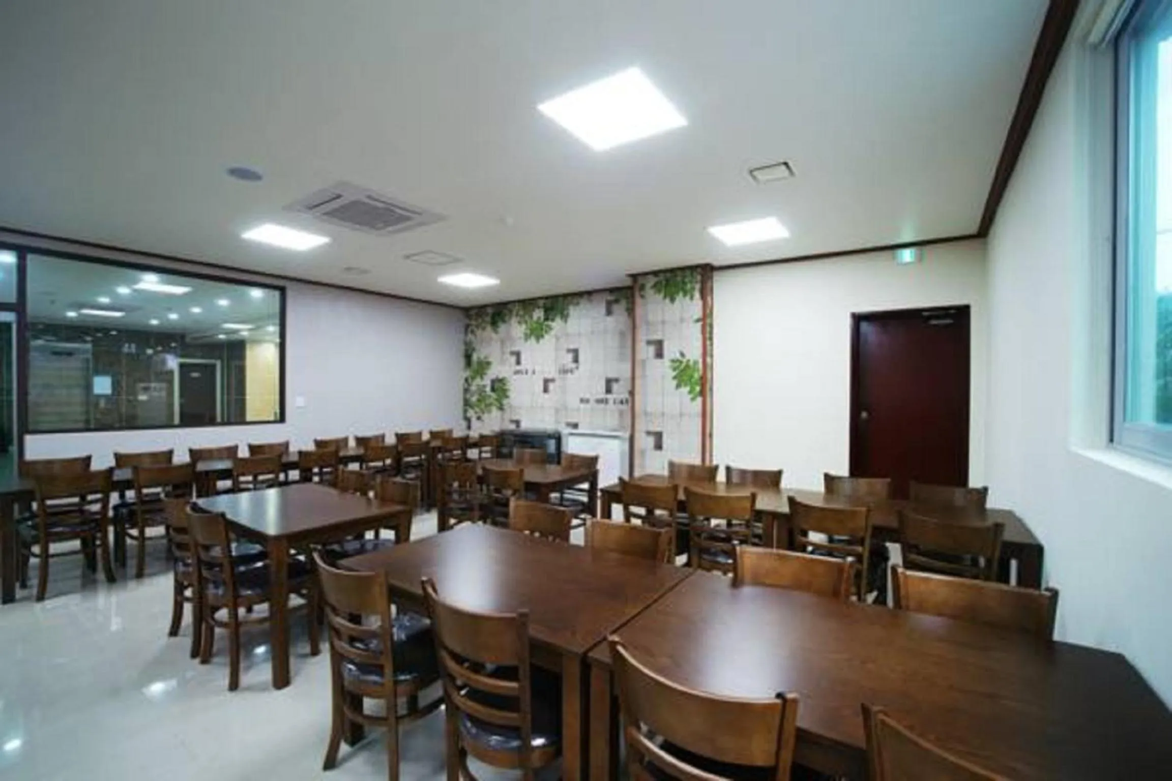 Restaurant/places to eat in Seongsan Aqua Beach Hotel