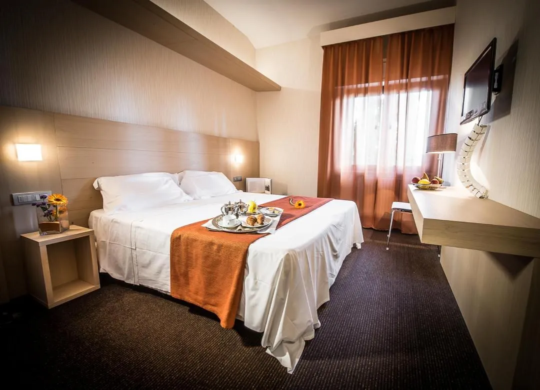 Photo of the whole room, Bed in Villa Luisa