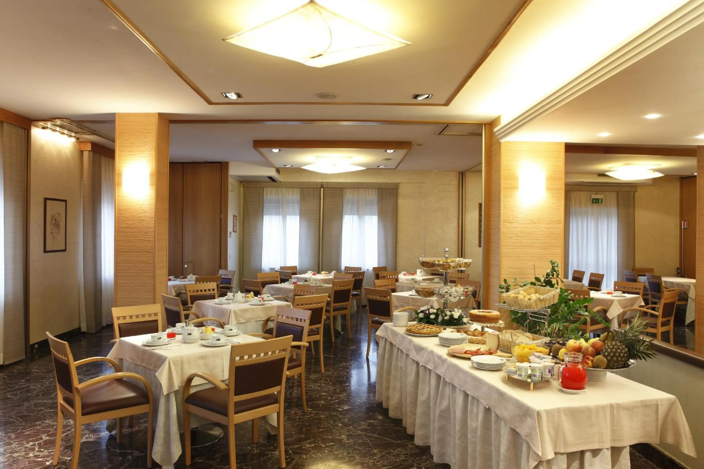 Restaurant/places to eat in Villa Luisa