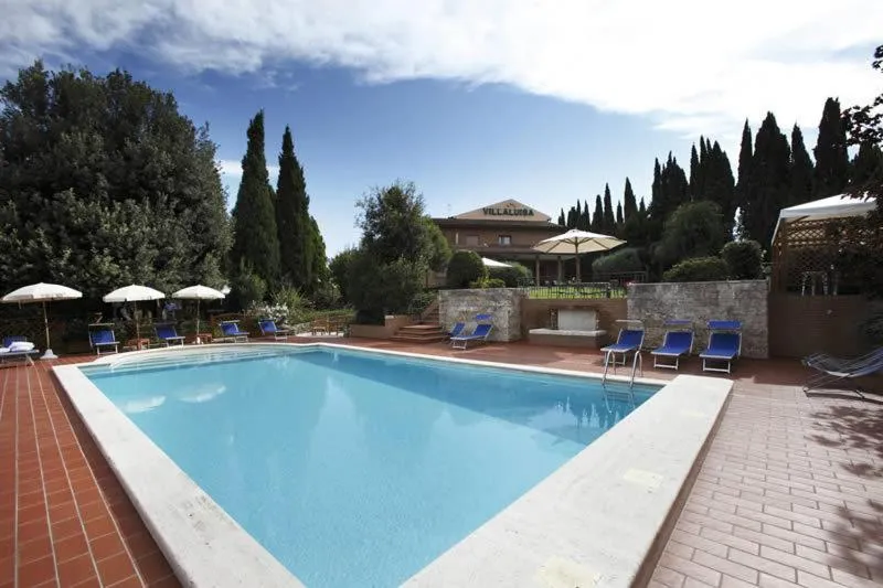 Swimming pool in Villa Luisa