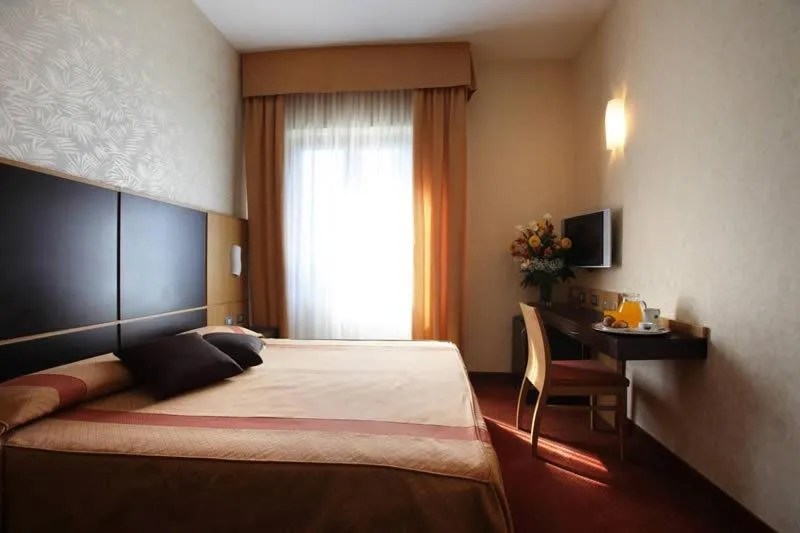 Photo of the whole room, Bed in Villa Luisa