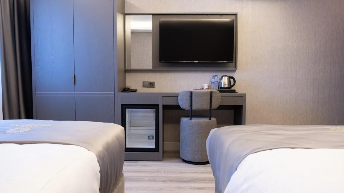 Photo of the whole room, Bed in Optimal Hotel