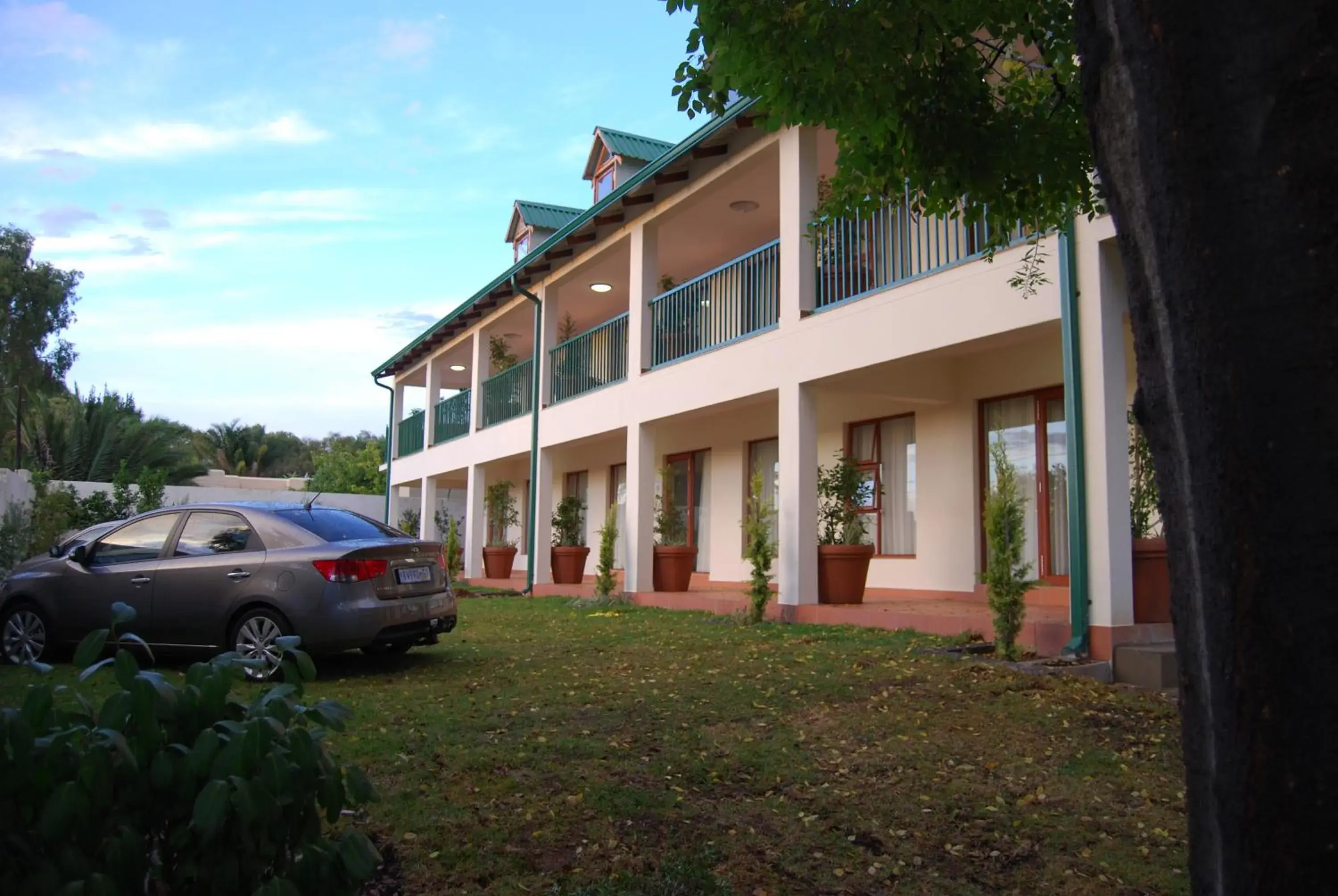 Property building in Sunninghill Guest Lodges Property building in Sunninghill Guest Lodges