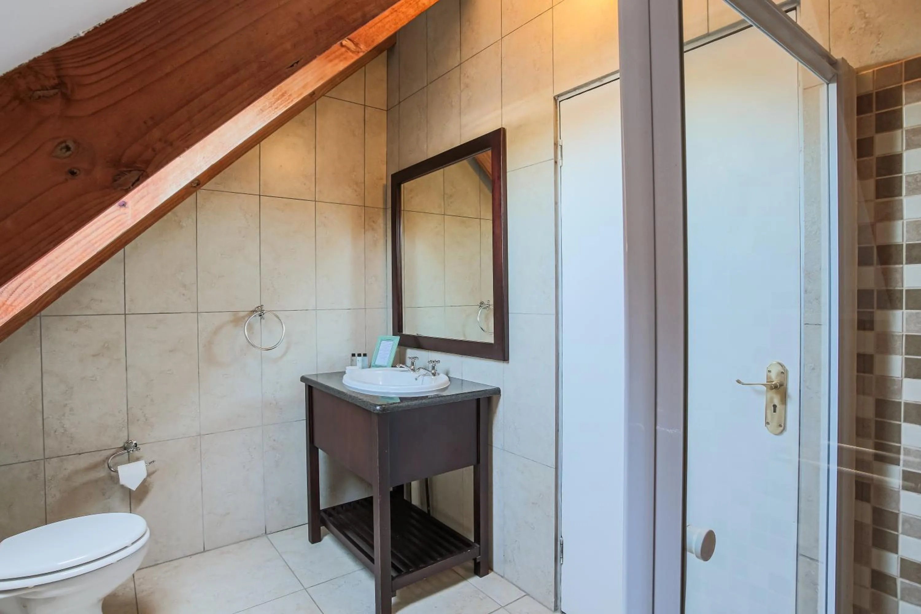 Toilet in Sunninghill Guest Lodges