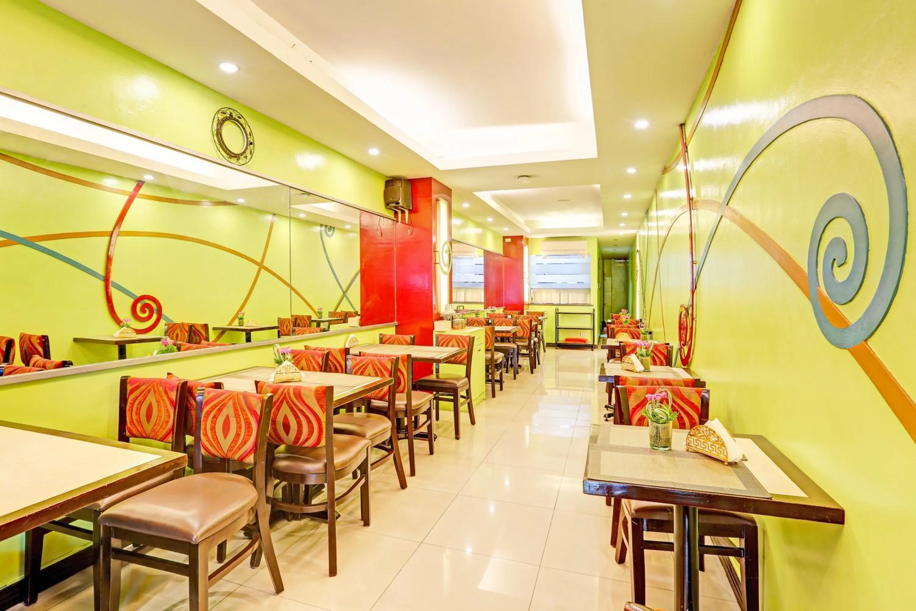 Restaurant/places to eat in VIP Hostel, Near PNR Pasay Evangelista, Makati Manila