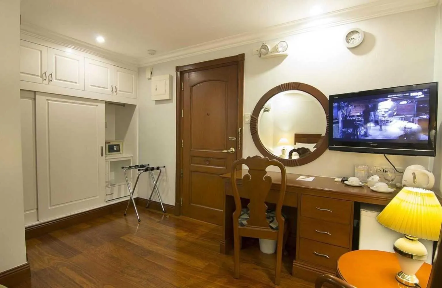 VIP Hostel, Near PNR Pasay Evangelista, Makati Manila