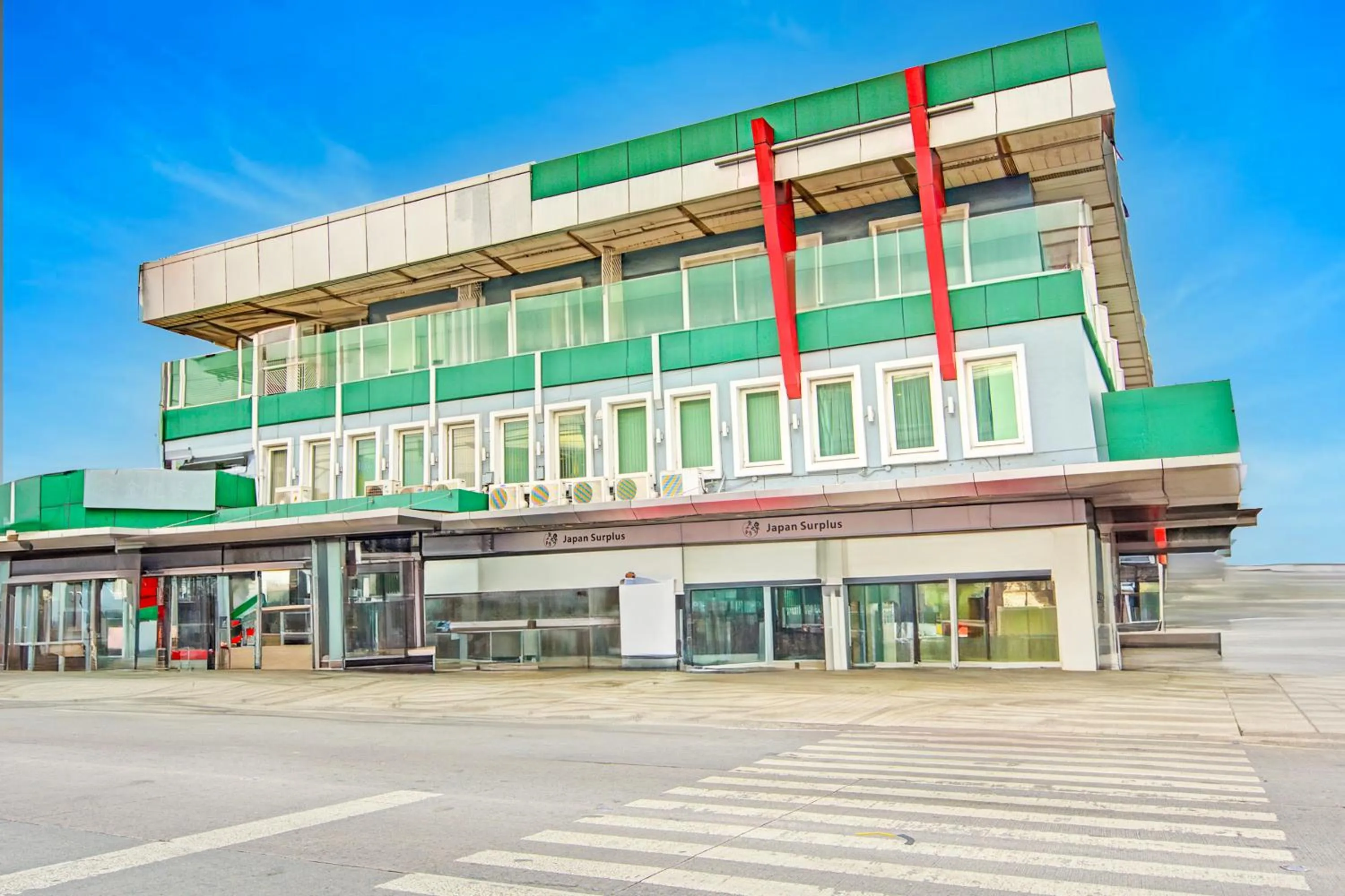 Property building in VIP Hostel, Near PNR Pasay Evangelista, Makati Manila