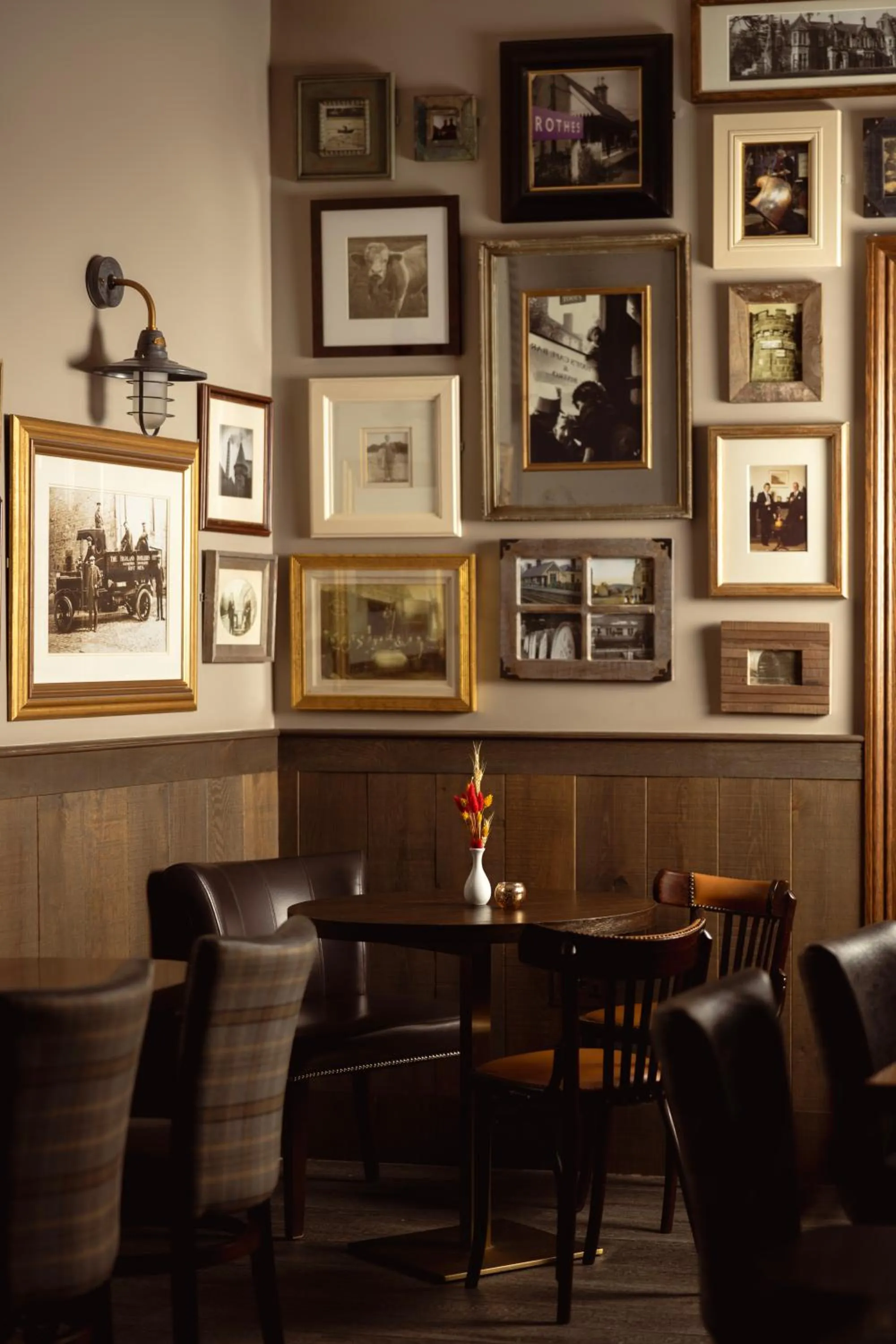 Restaurant/places to eat in The Station Hotel