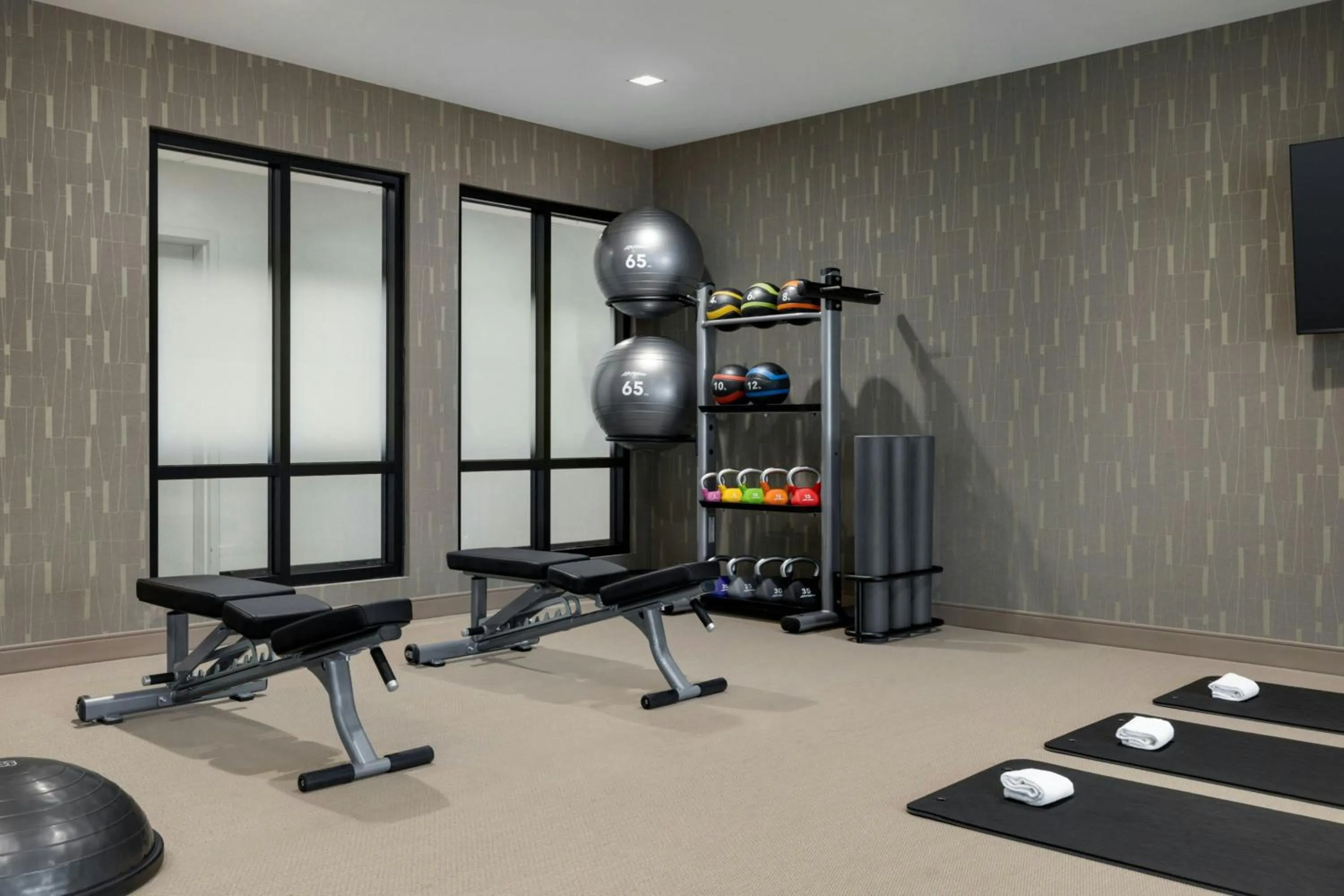 Fitness centre/facilities in TownePlace Suites by Marriott Lancaster