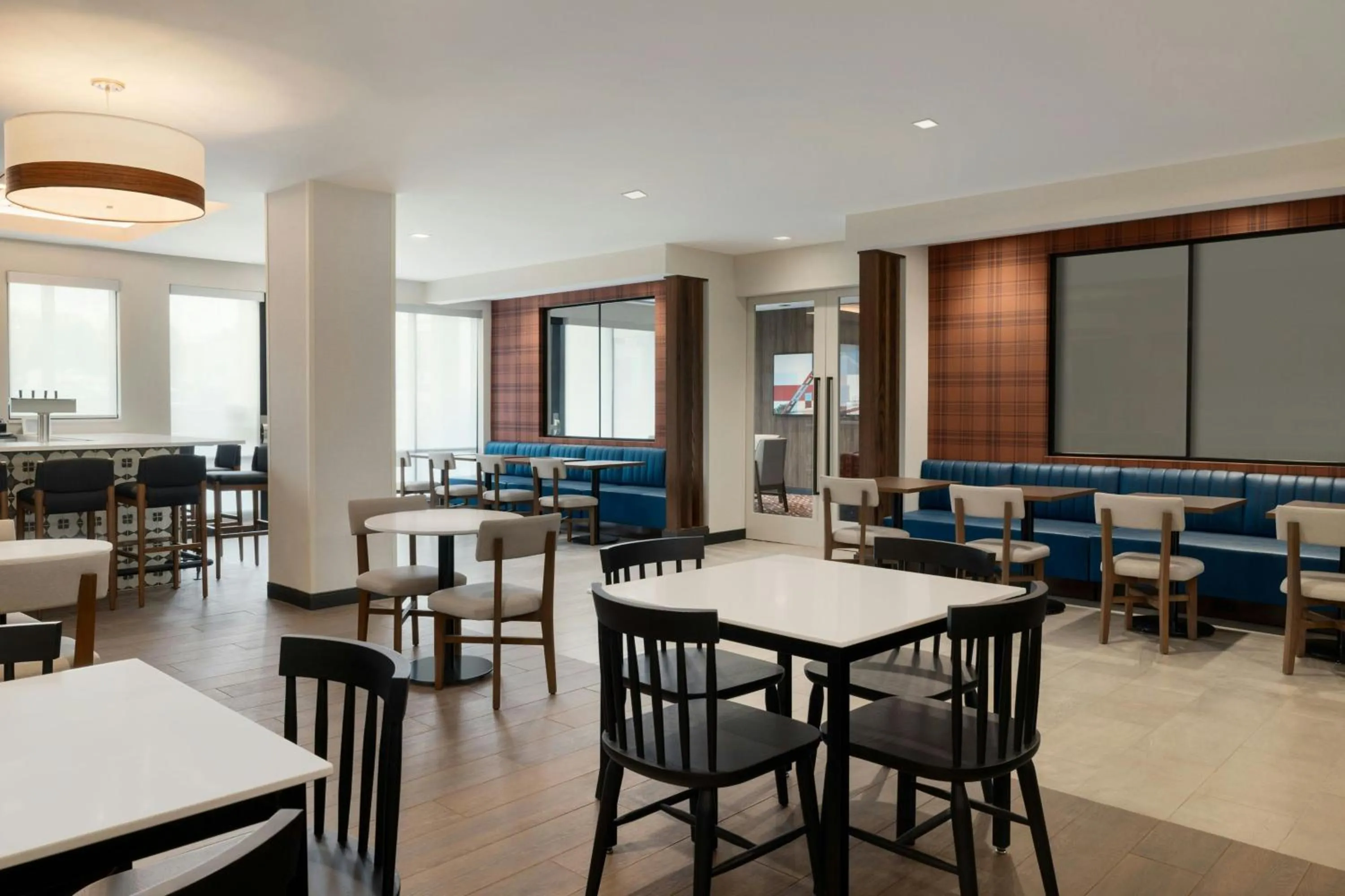 Breakfast in TownePlace Suites by Marriott Lancaster