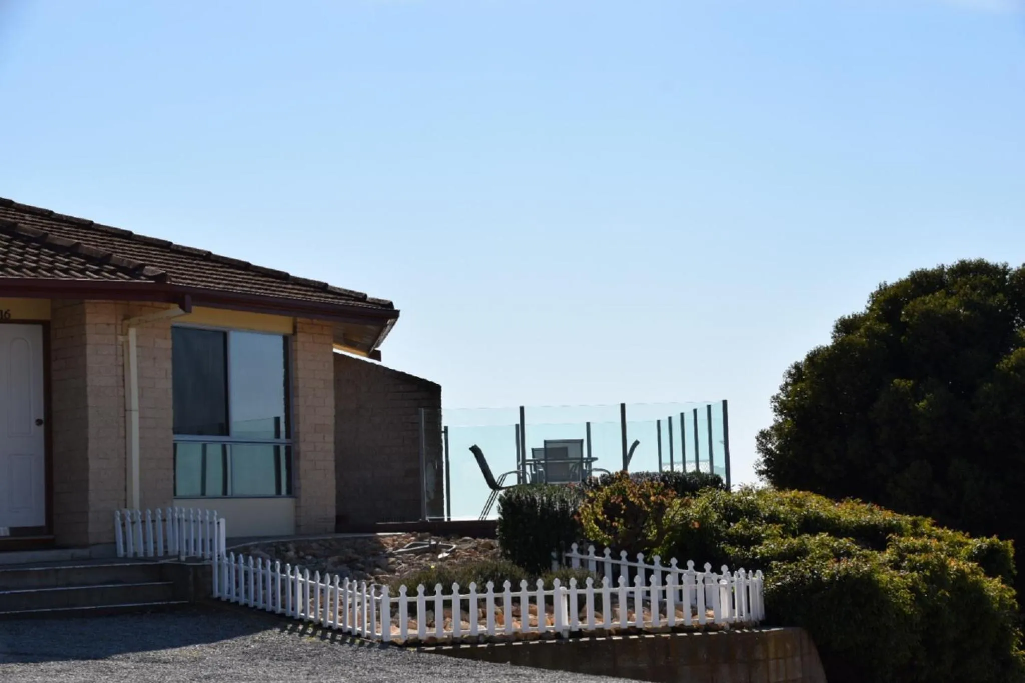 Facade/entrance in Stansbury Holiday Motel