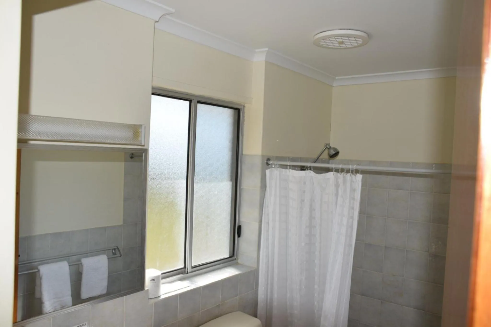 Bathroom in Stansbury Holiday Motel