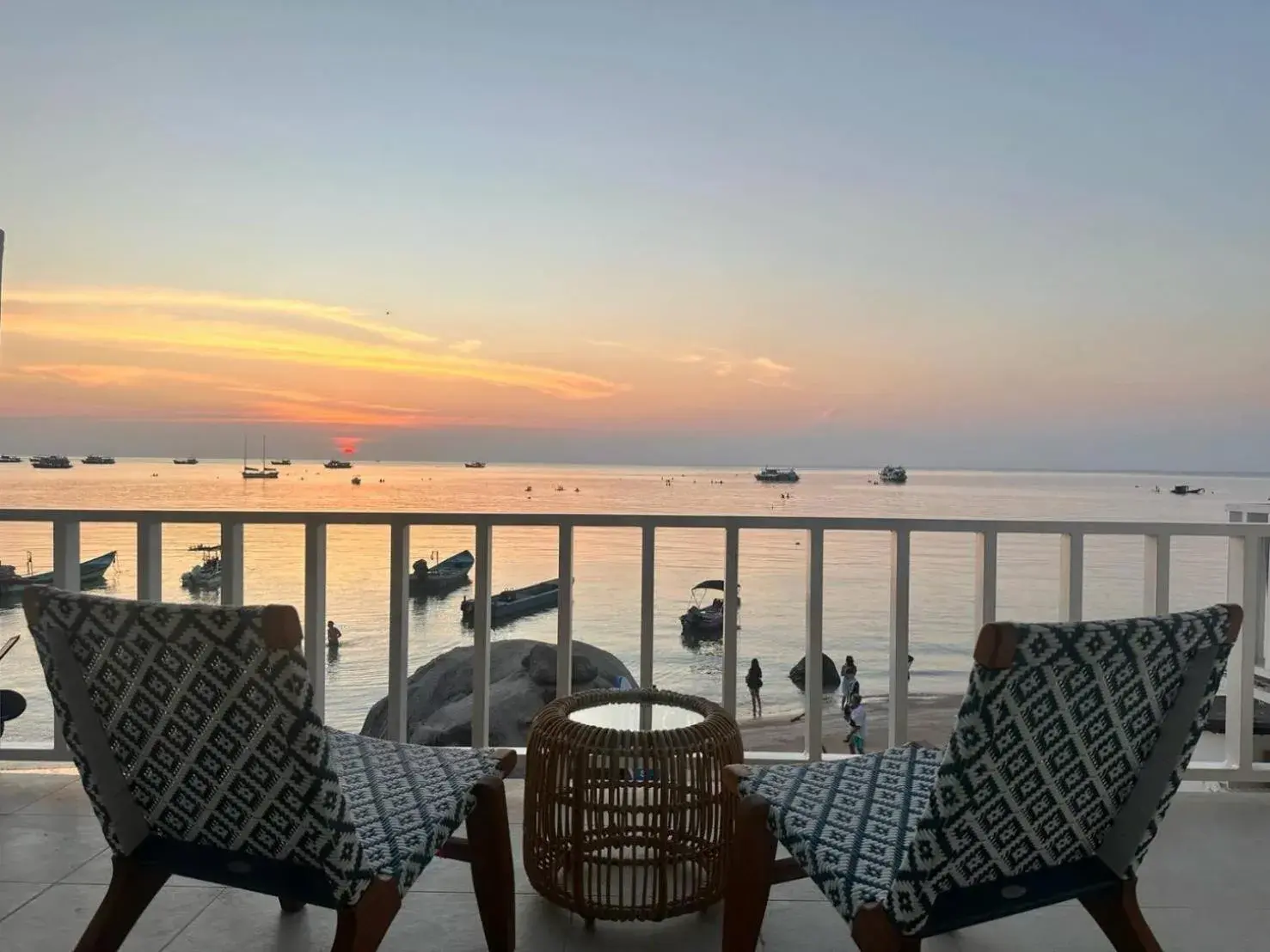 Deluxe Double Room with Balcony and Sea View in Ibiza Beach Club Koh Tao Deluxe Double Room with Balcony and Sea View in Ibiza Beach Club Koh Tao