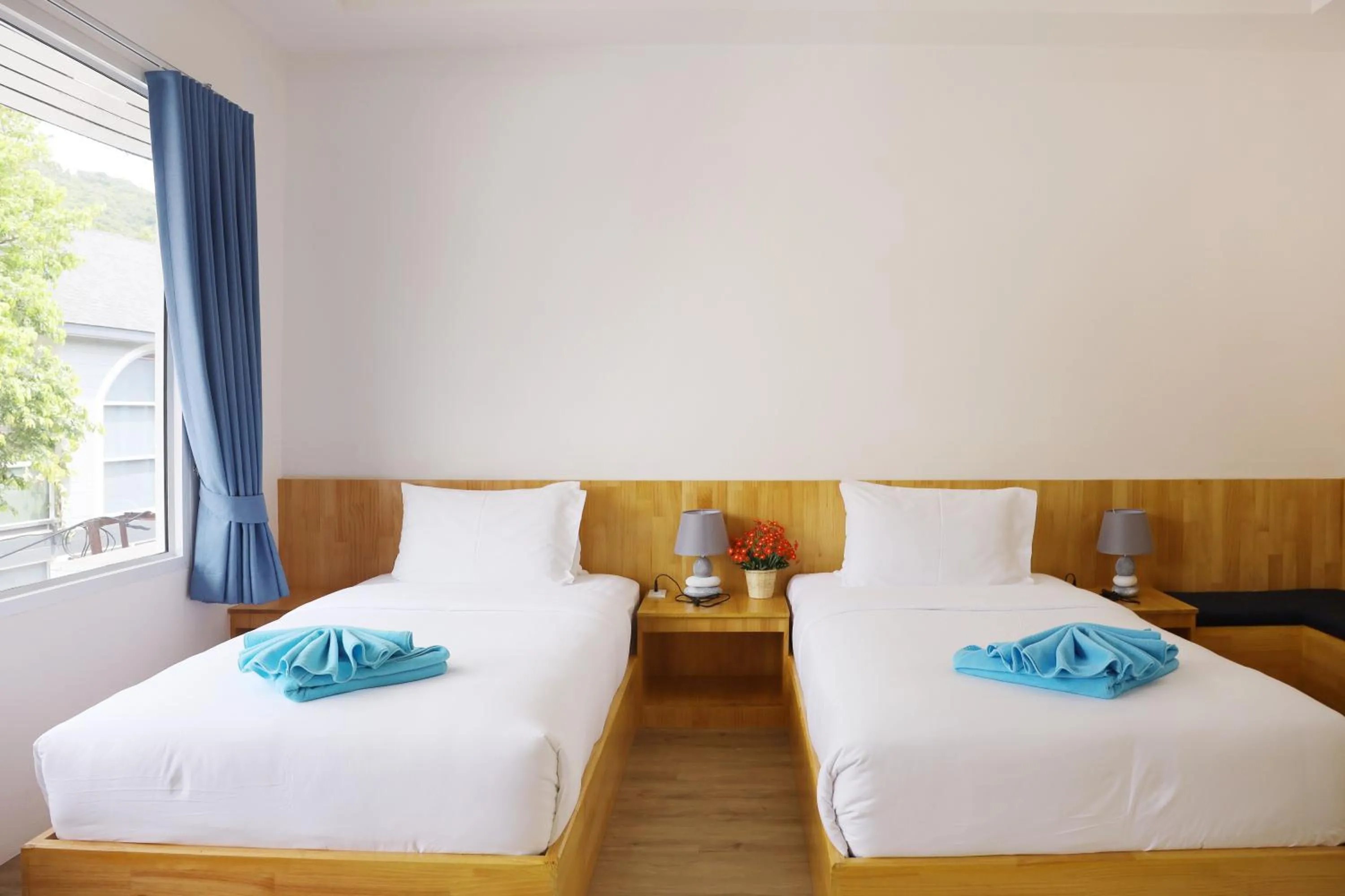 Budget Twin Room in Ibiza Beach Club Koh Tao