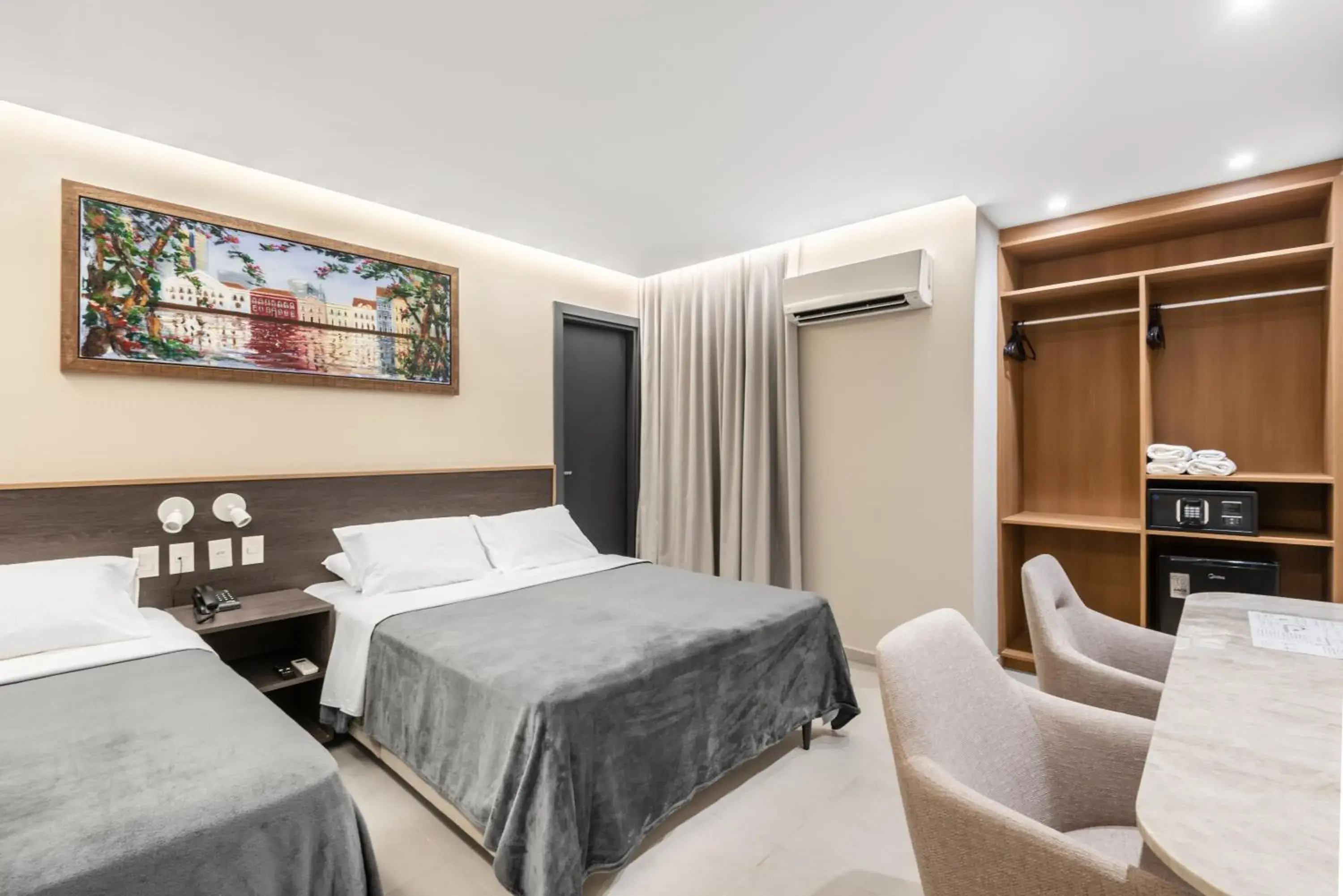 Comfort Triple Room in Pousada Recife Comfort Triple Room in Pousada Recife