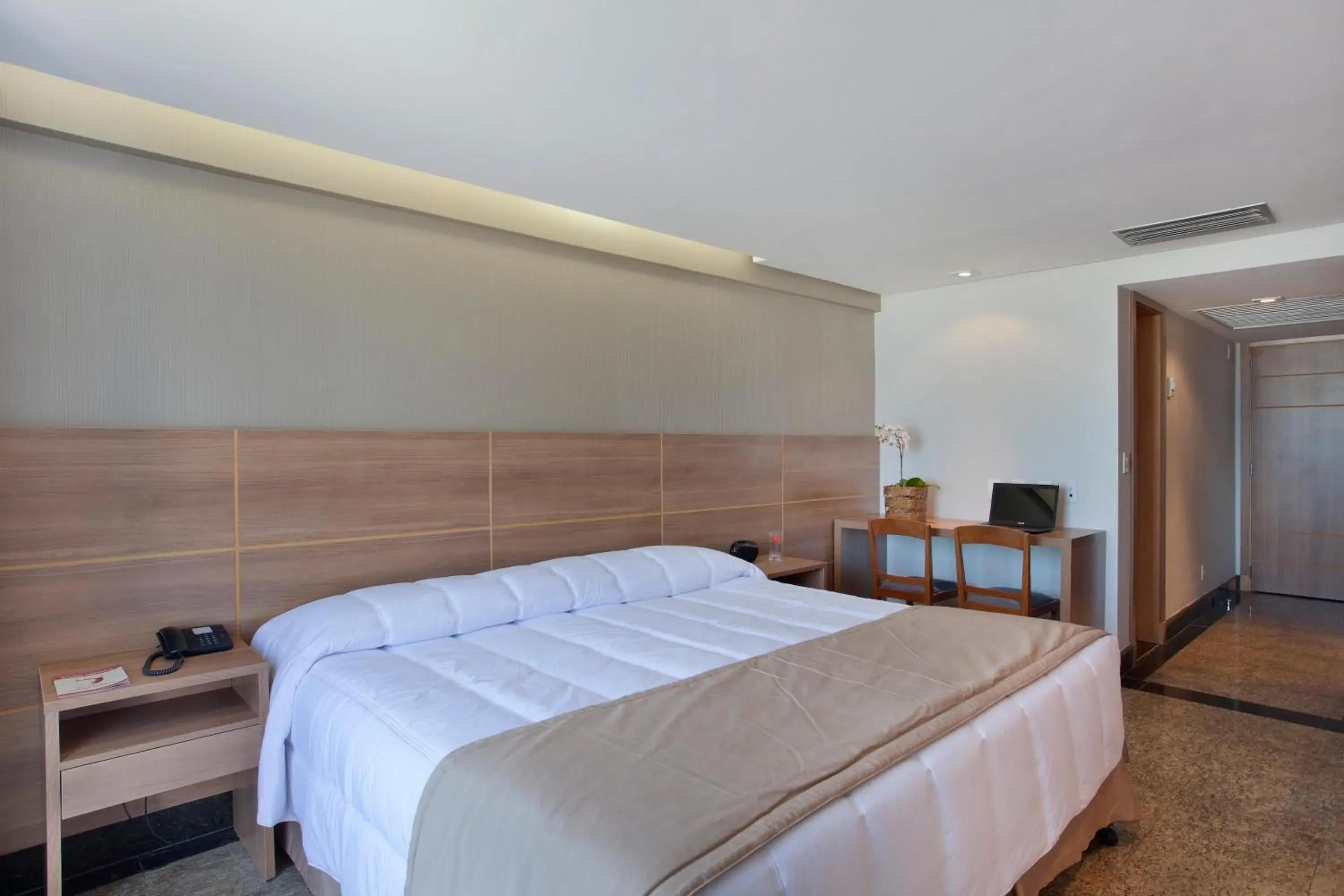 Photo of the whole room, Bed in Royalty Barra Hotel Photo of the whole room, Bed in Royalty Barra Hotel