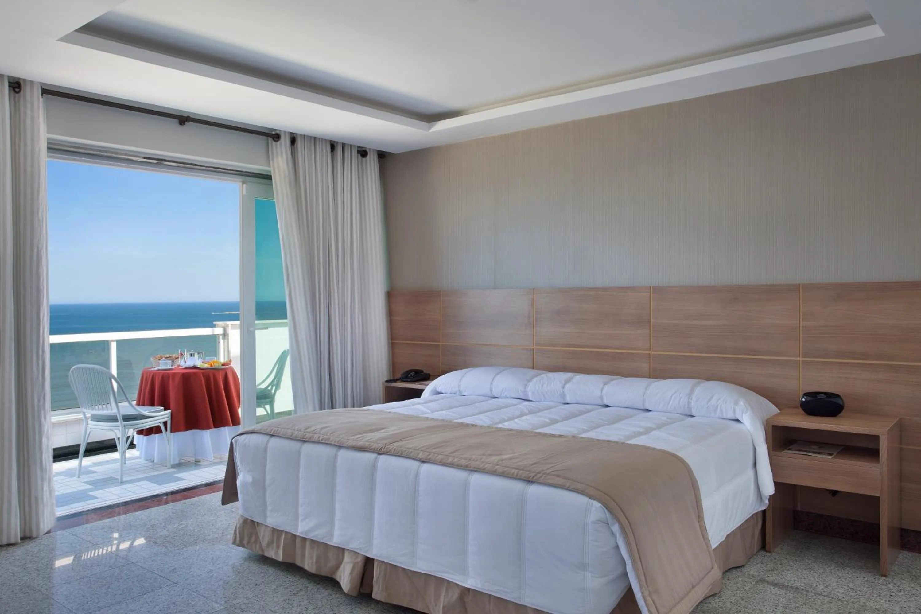 Photo of the whole room, Bed in Royalty Barra Hotel