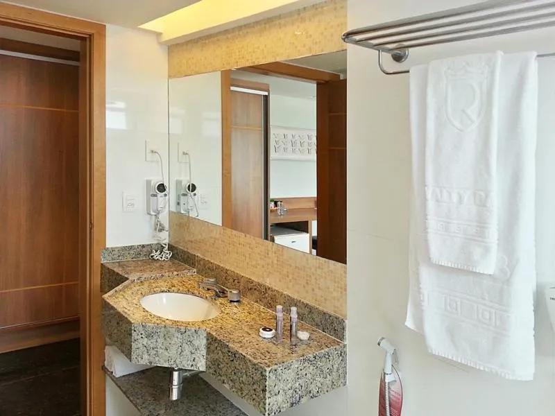 Bathroom in Royalty Barra Hotel