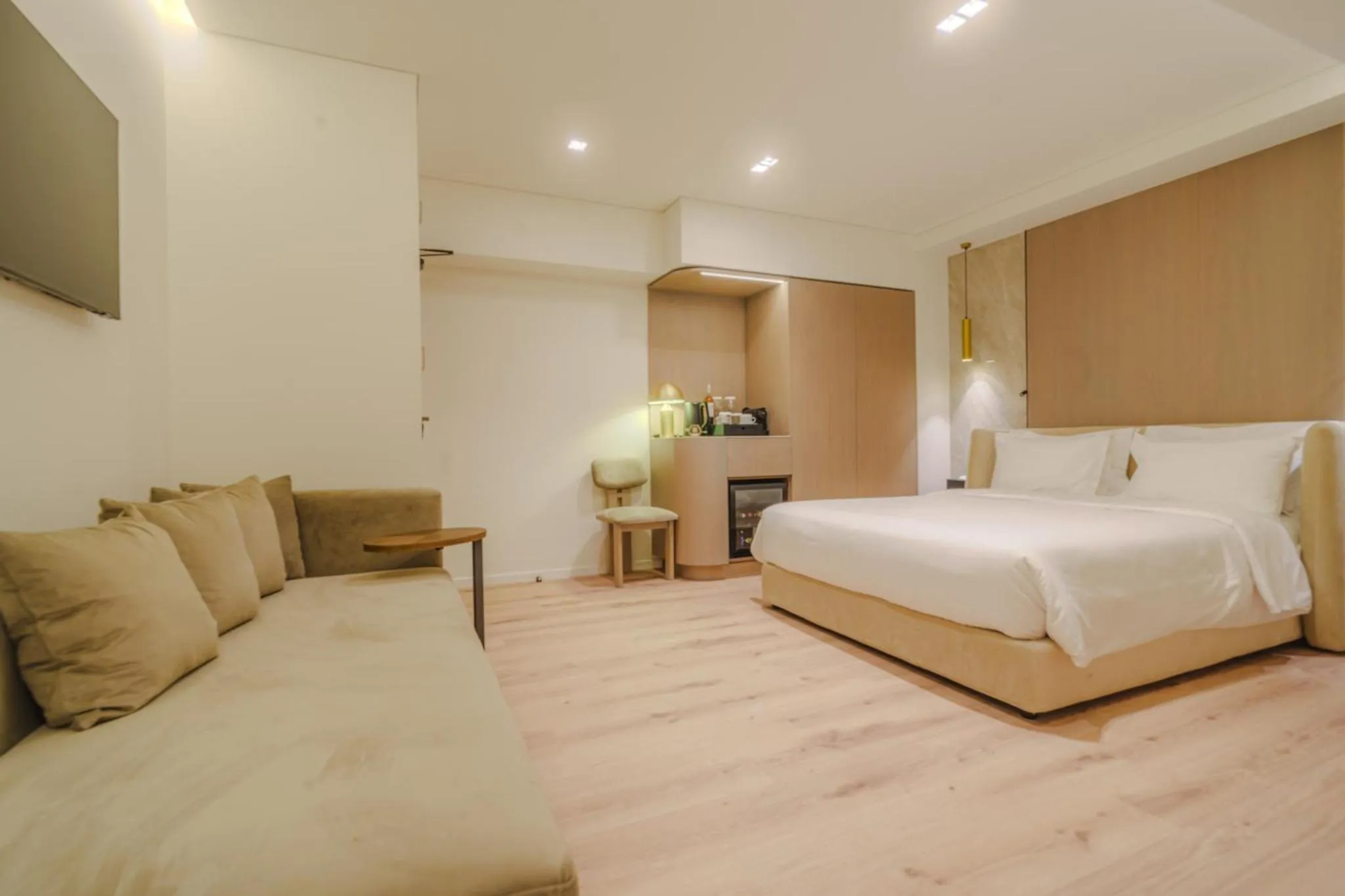 Economy Room Accessible (Inner Room) in Eternity Athens