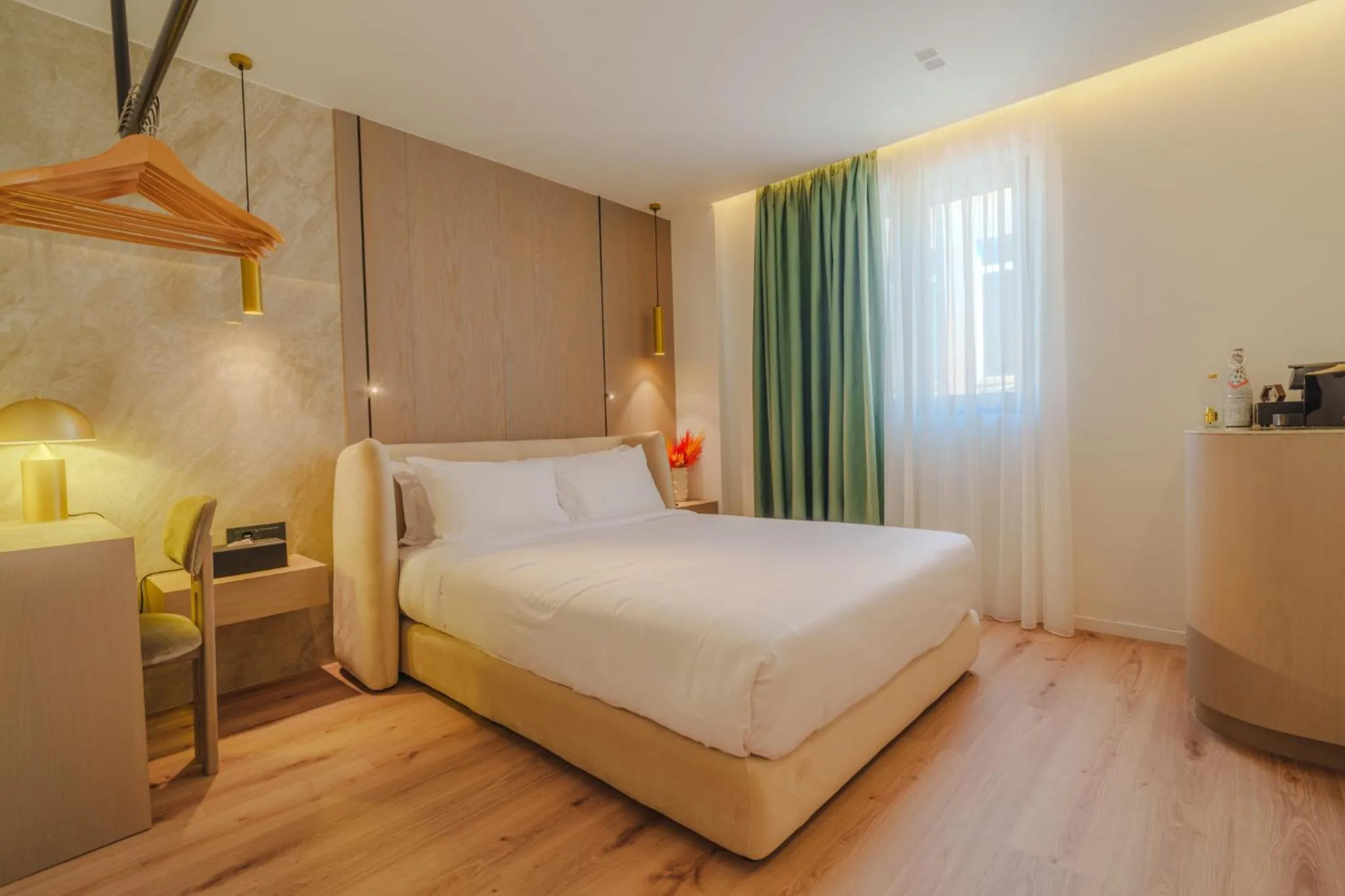 Deluxe Single Room in Eternity Athens