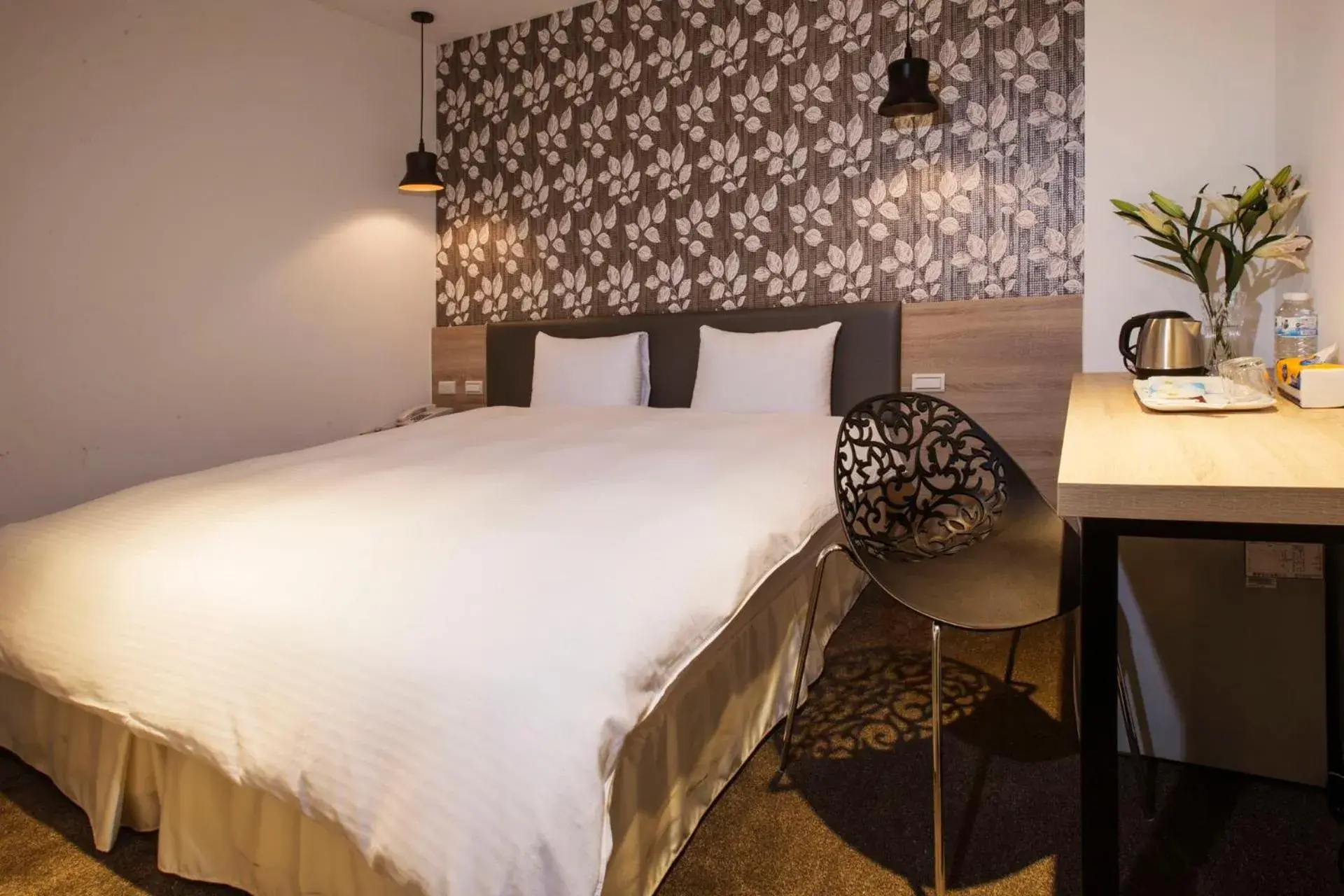 Bed in Queens Hotel II Bed in Queens Hotel II