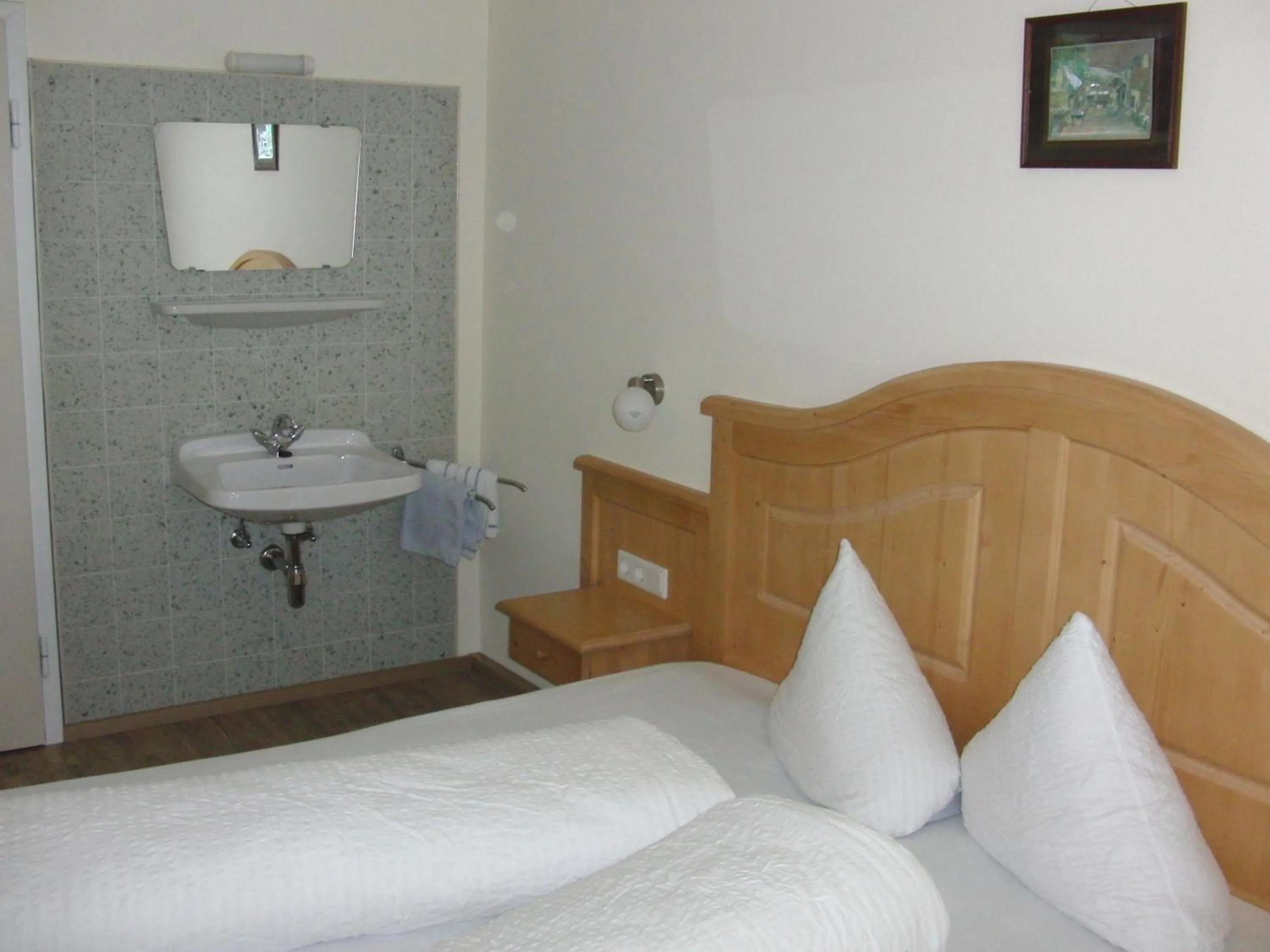 Bed in Gästehaus Loithaler