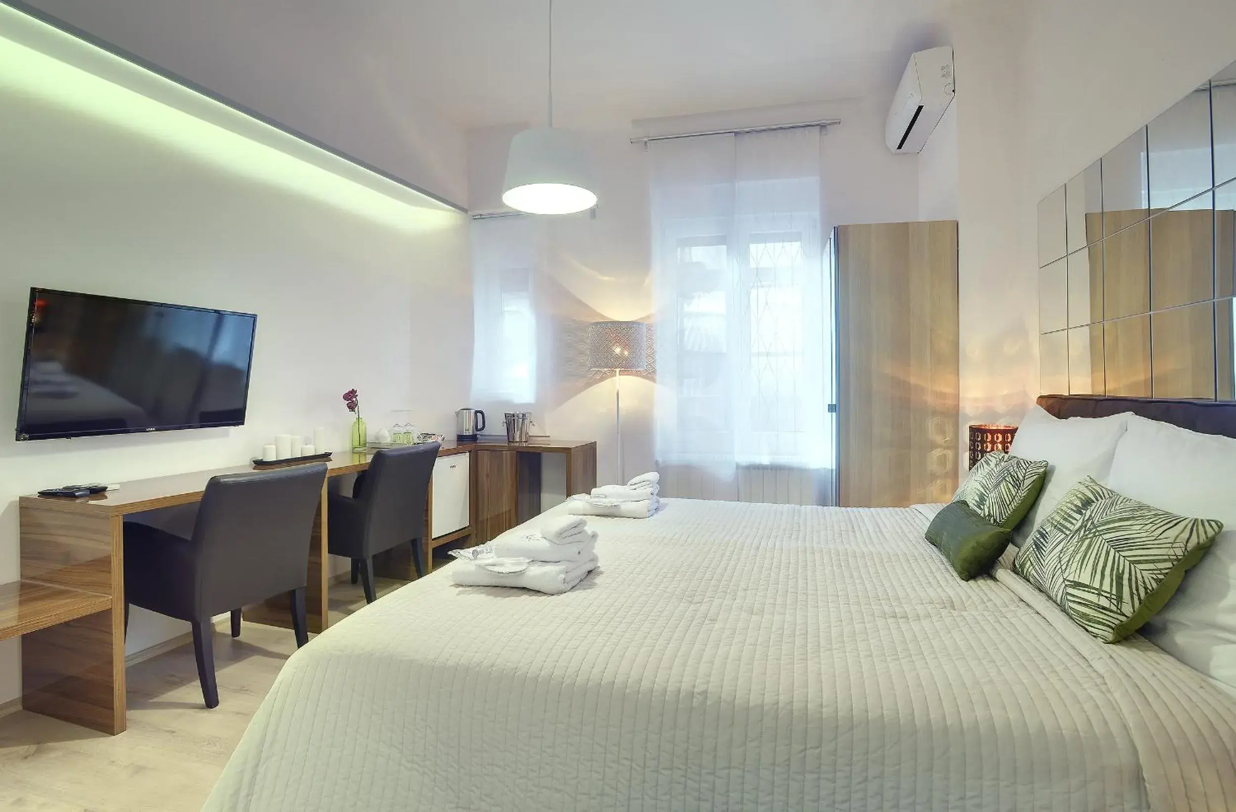 Double Room in D&A Center Apartments with FREE Parking Double Room in D&A Center Apartments with FREE Parking