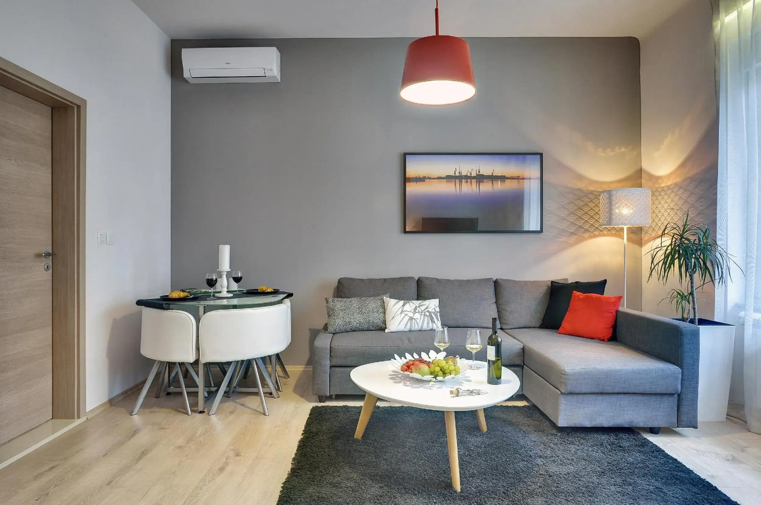 One-Bedroom Apartment in D&A Center Apartments with FREE Parking One-Bedroom Apartment in D&A Center Apartments with FREE Parking